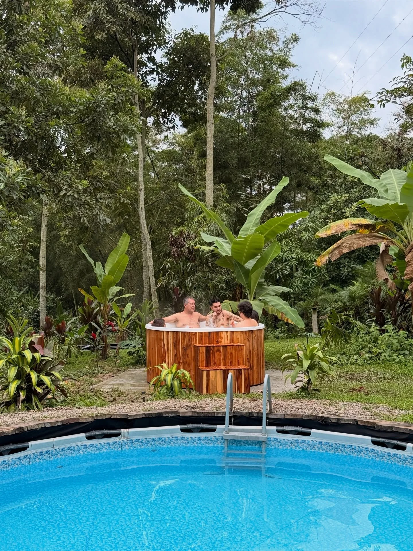 &iquest;Piscina o jacuzzi? 💦
&iexcl;El que prefieras! En El Nido Andino tenemos ambos 😍
Disfr&uacute;talos con day pass o al hospedarte con nosotros.

✨ Rel&aacute;jate como te mereces ✨

#elnidoandino #travelcolombia #colombiatravel #hotelescolomb