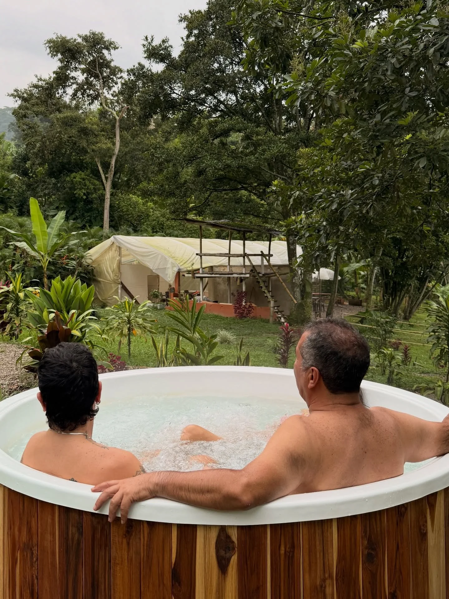 Un d&iacute;a bien aprovechado en el jacuzzi 💦☀️
Ven a disfrutar de esto, la piscina y mucho m&aacute;s en El Nido Andino. ✨ Disponible con pase diario o qued&aacute;ndote con nosotros ✨

#ColombiaTravel
#VisitColombia
#TravelColombia
#TurismoColomb