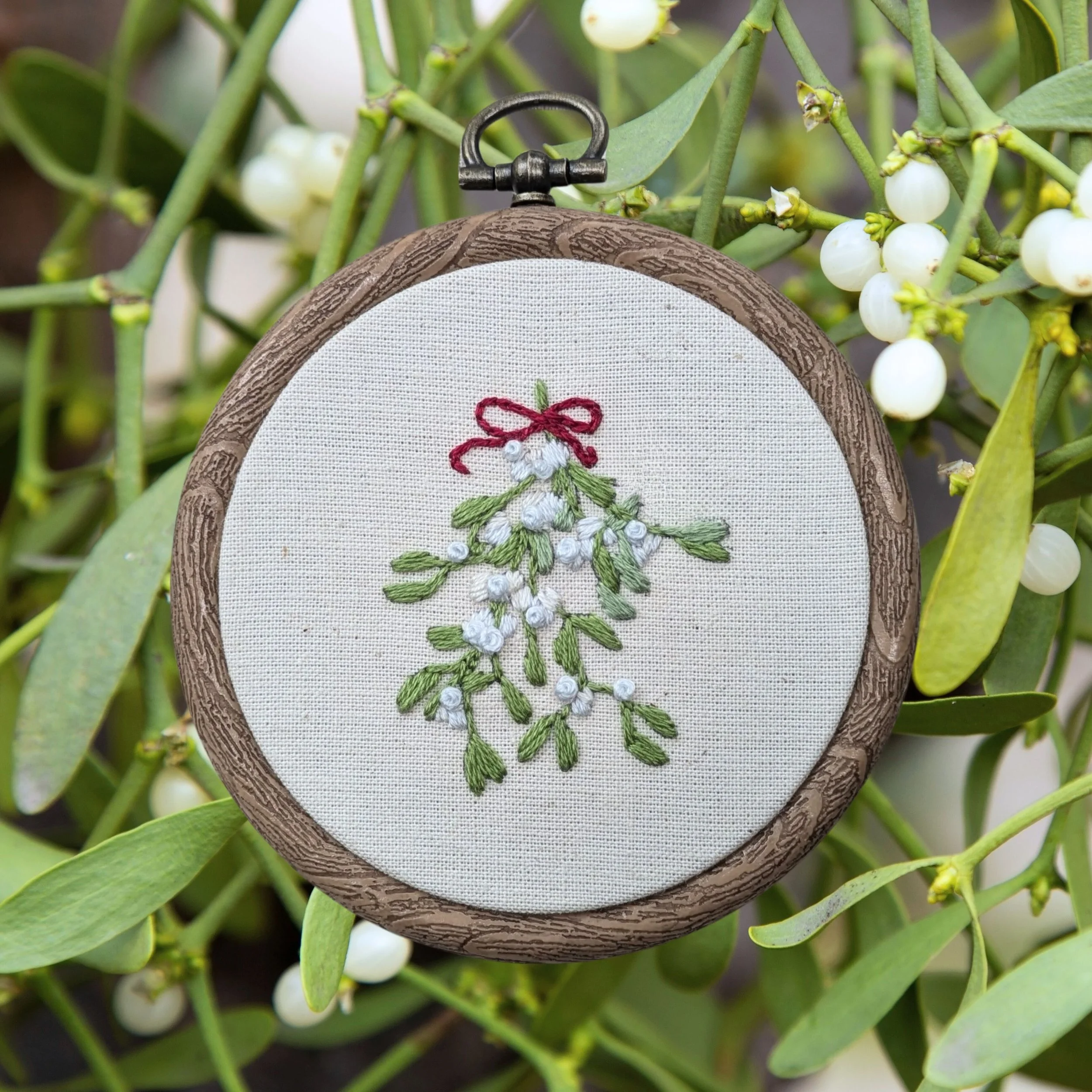 Mistletoe - The Festive Foliage Collection - Embroidery Kit