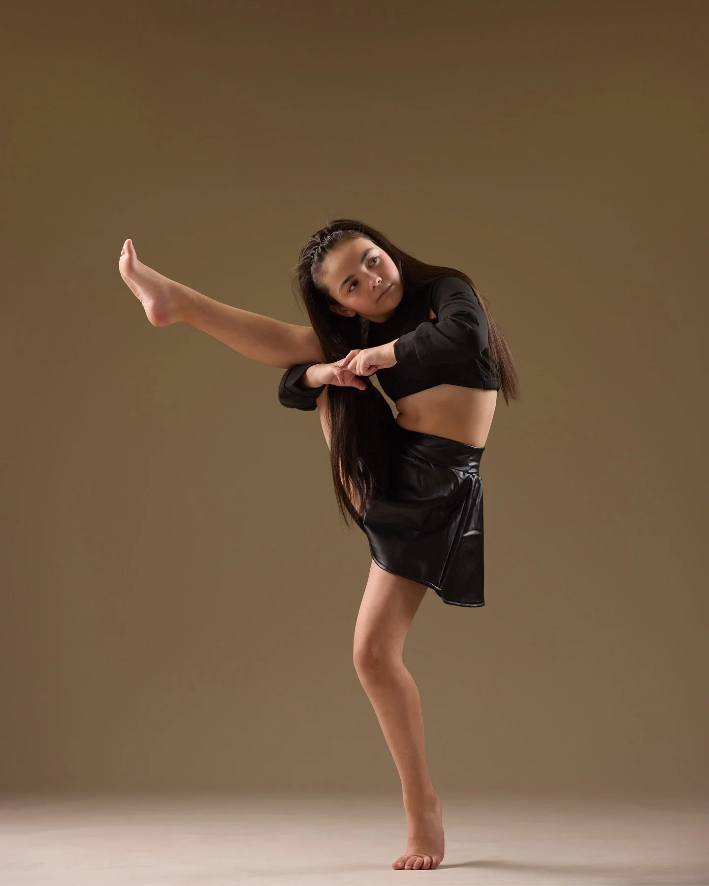 Drumroll please 🥁🥁 We present to you our Season VIII: RADIATE Company Dancers! Here are our Petite/Junior artists for the season. We are so excited to see the magic soon to unfold ✨

Thank you @dan.lao.photo for another amazing round of photos! We 