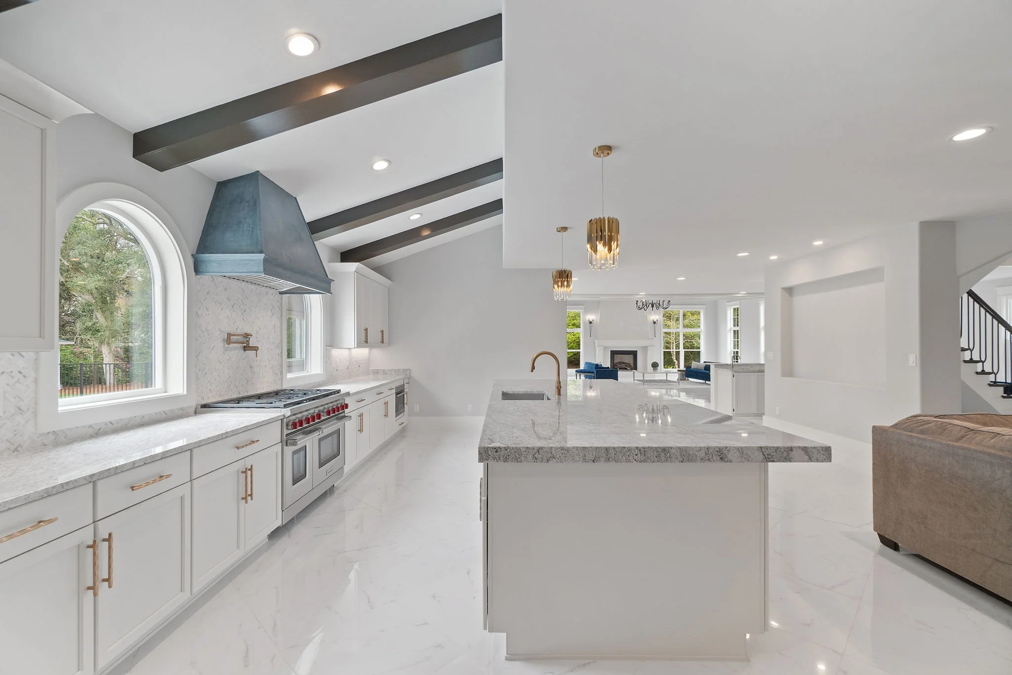 43-web-or-mls-4825-andrade-st.jpg