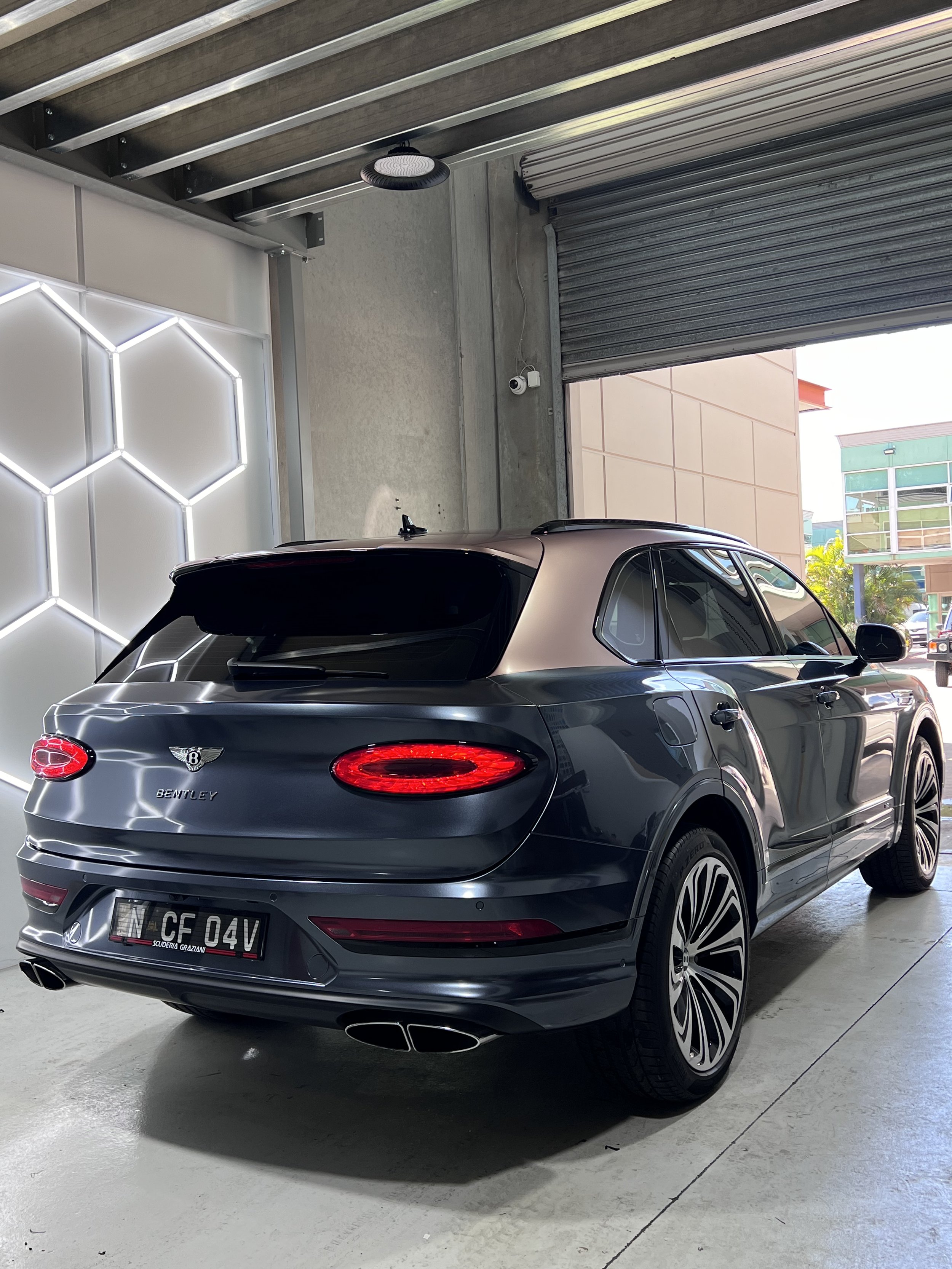 BENTLEY_TWO_TONE_WRAP.jpg
