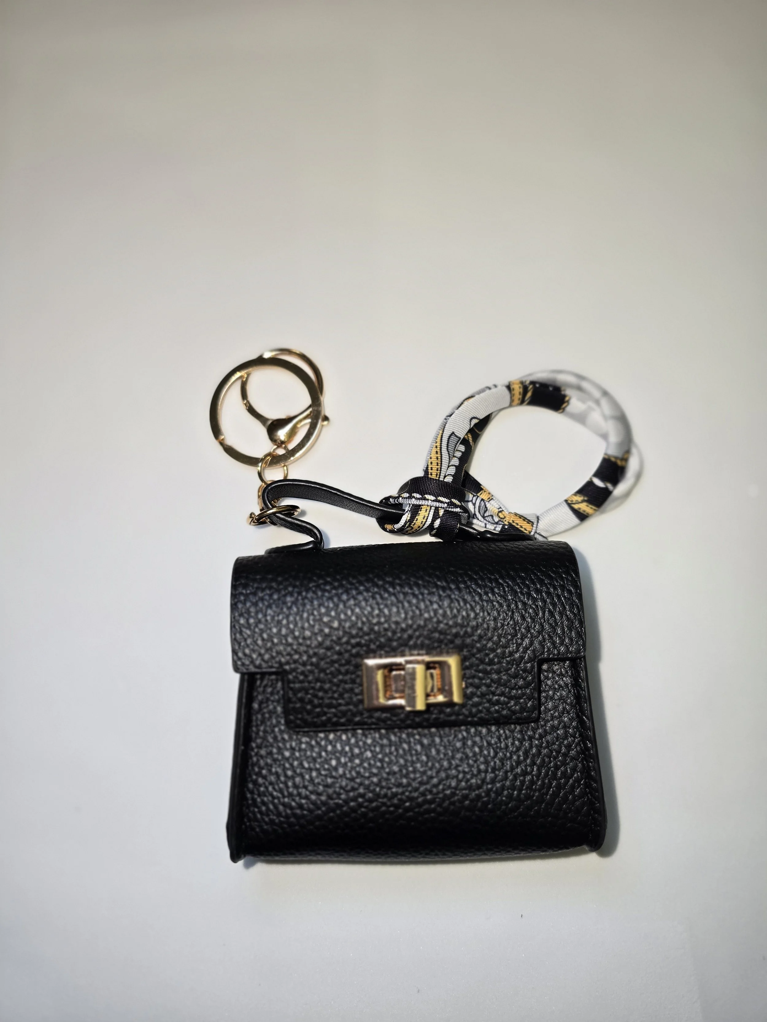 BLACK MINI PURSE KEYCHAIN.jpg