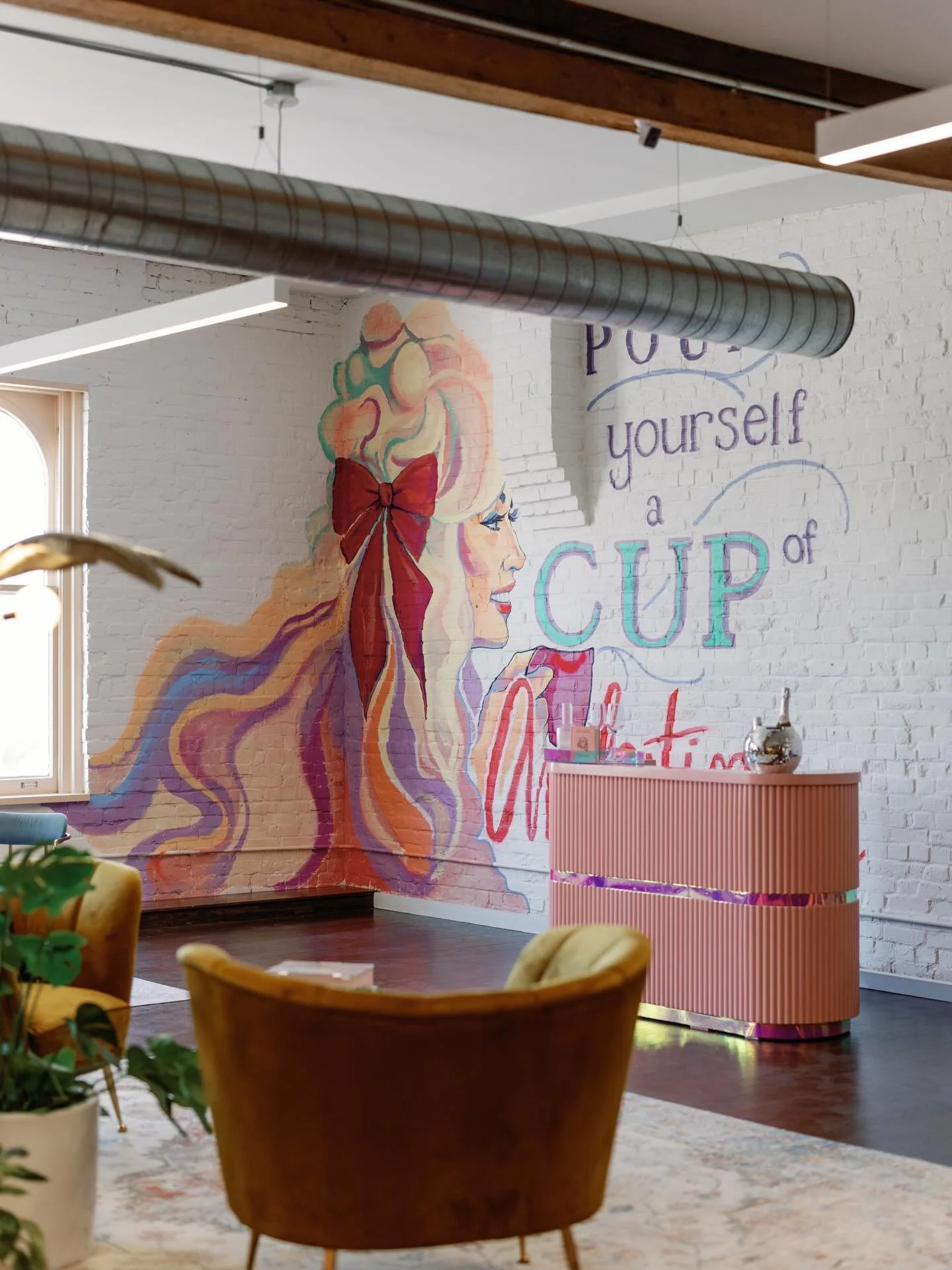 Happy Monday ⭐️ DREAMER&rsquo;S ⭐️

It&rsquo;s time to get up and &ldquo;Pour yourself a cup of Ambition&rdquo;! Let&rsquo;s tackle this week and all that may come with it. YOU&rsquo;VE got this 👏🏻👏🏻

#coworking #coworkingspace #dream 

📸: @kate