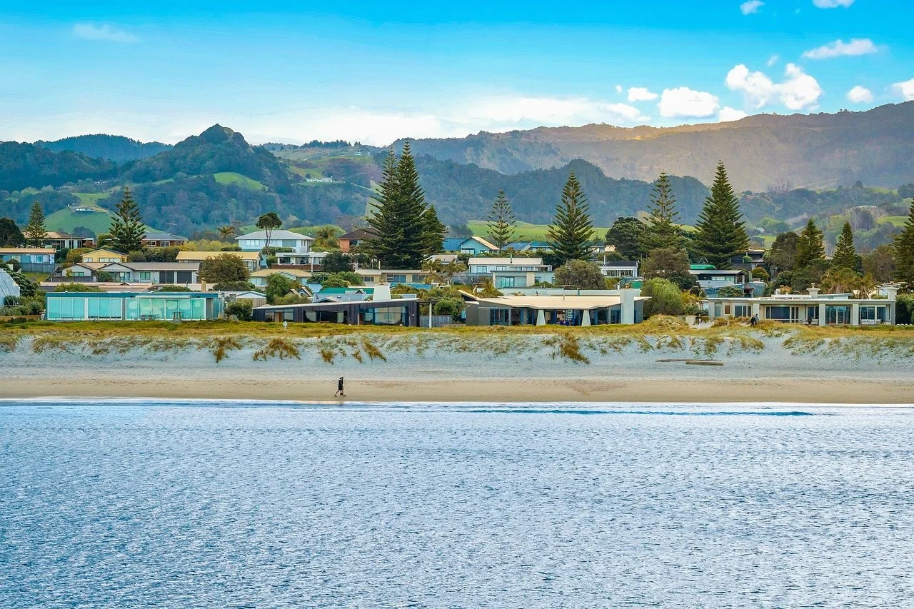 Hello everyone! November is a month of madness for us as house painters, but we just wanted to quickly share some of these incredible shots of a project we completed in September on Omaha beach. This was a cedar oil to paint conversion and a lot of h