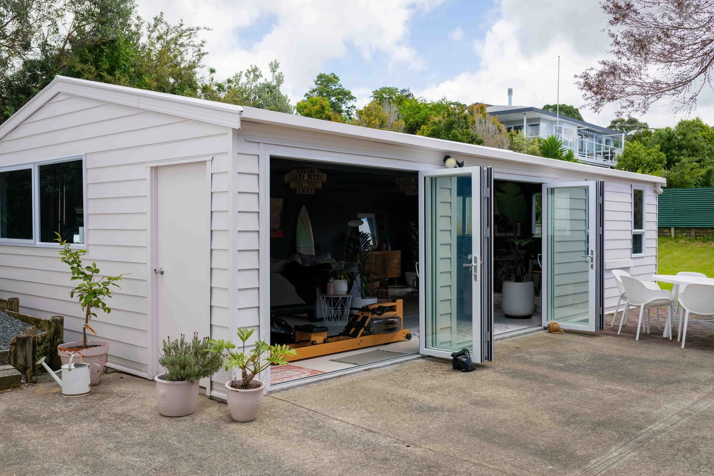 WEB_studio_exterior_paint_reveal_aalto_kindle_Photography_by_Dominey_Flores_The_Cosy_Notes-9.webp