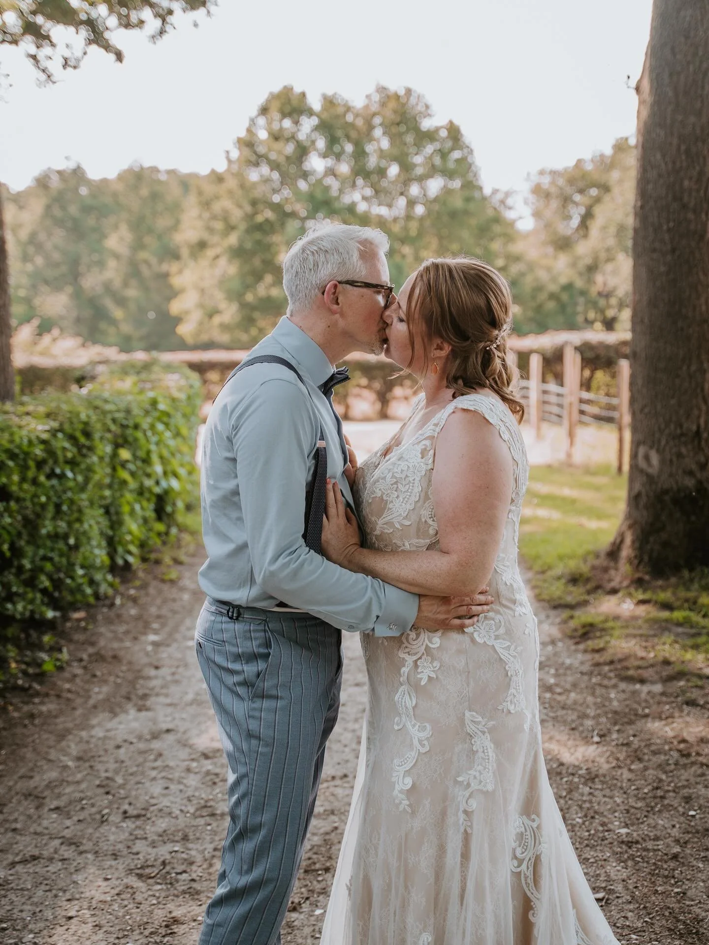 Een bruiloft die &eacute;cht van jullie is ✨

Zoals de meesten van jullie inmiddels wel weten: ik ben gek op persoonlijke bruiloften. Van die dagen die helemaal draaien om wie jullie zijn &mdash; niet om wat &lsquo;hoort&rsquo; of wat anderen verwach