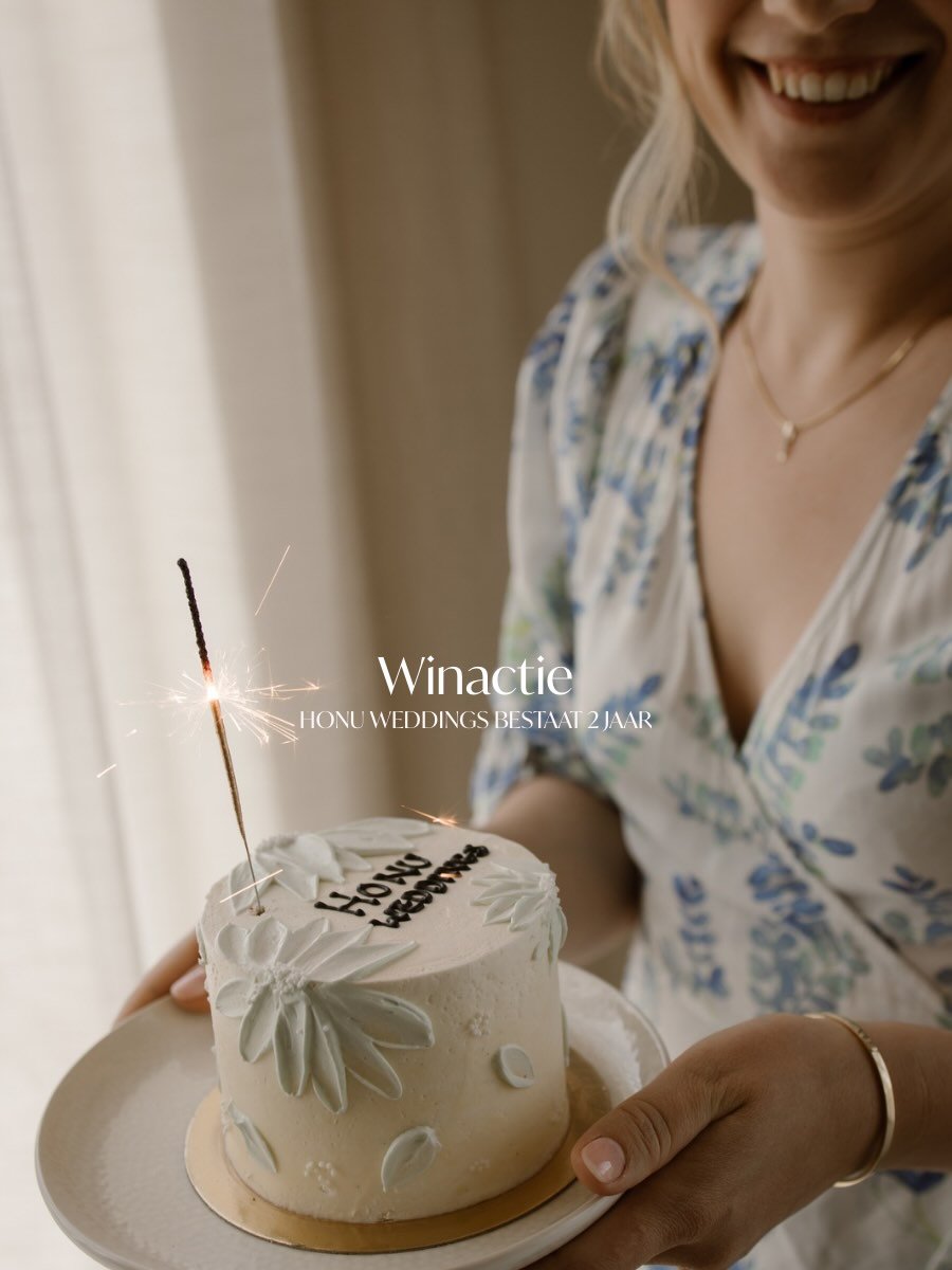 Omdat Honu Weddings 2 jaar bestaat, wil ik dat heel graag met jullie vieren! 

In de afgelopen twee jaar heb ik mijn verslaving alleen maar minder onder controle gekregen&hellip;
En die verslaving heet: red velvet taart 🎂😍

Het liefst met een heerl