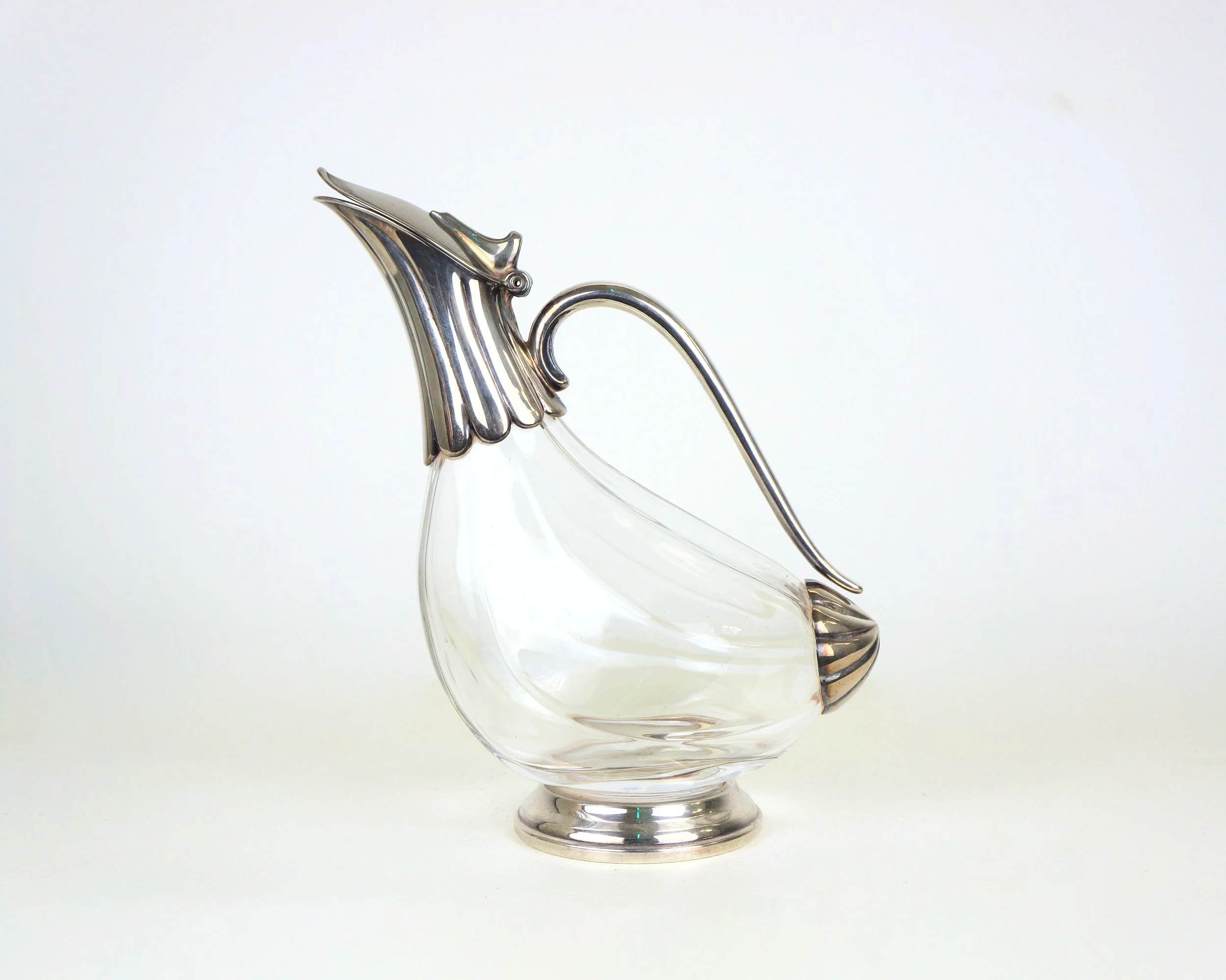 AN EDWARDIAN ZOOMORPHIC DECANTER