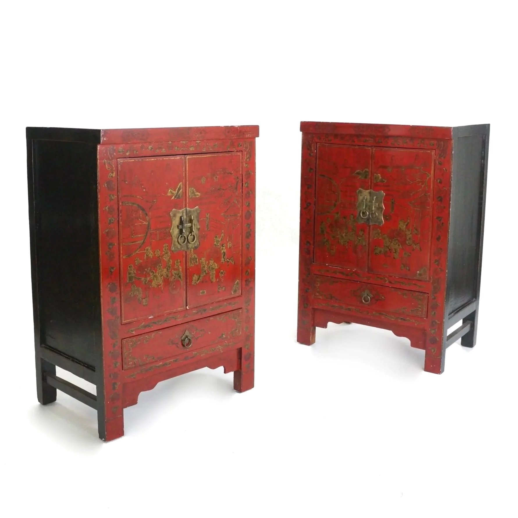A PAIR OF RED CHINOISERIE BEDSIDE CABINETS