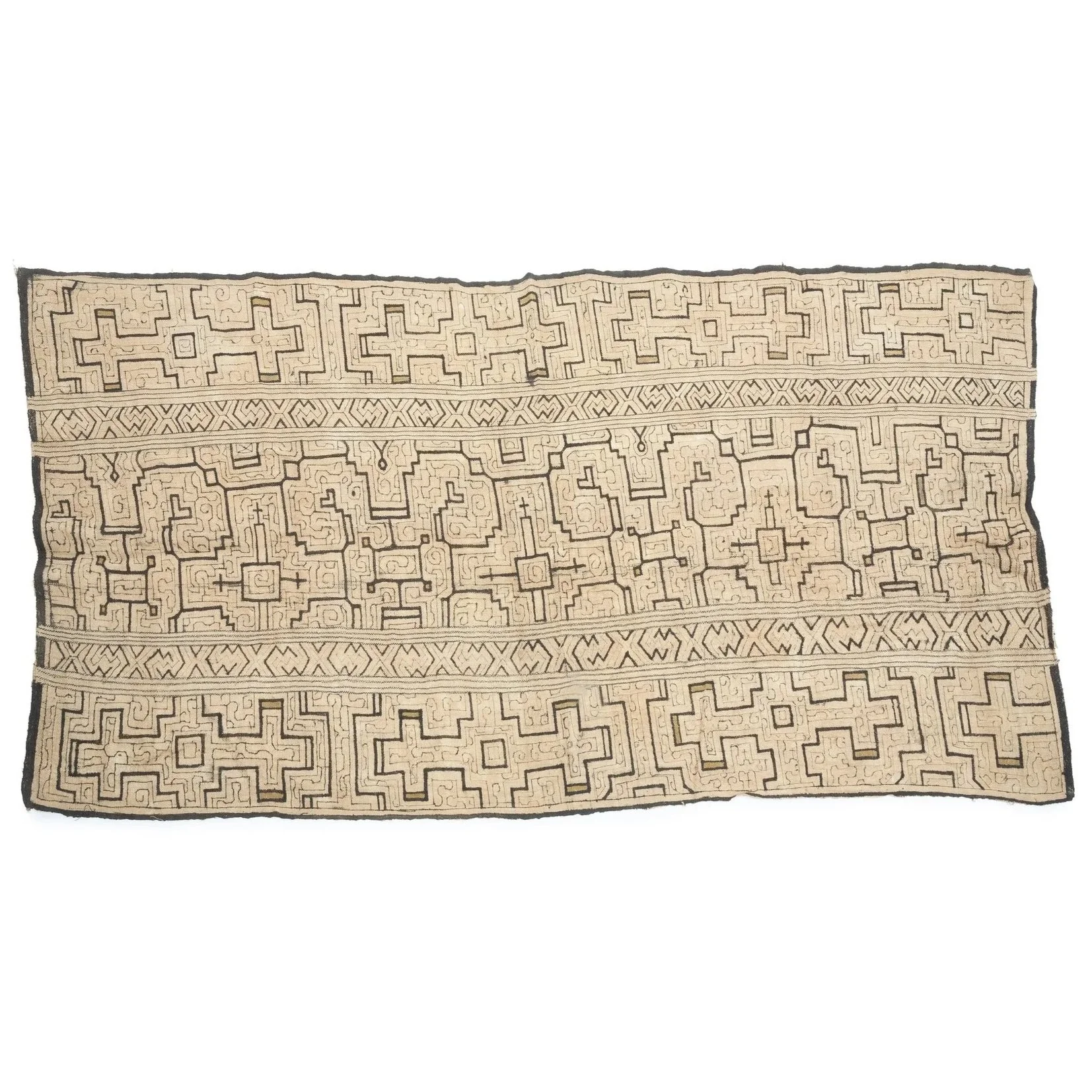 A PERUVIAN SHIPIBO TEXTILE