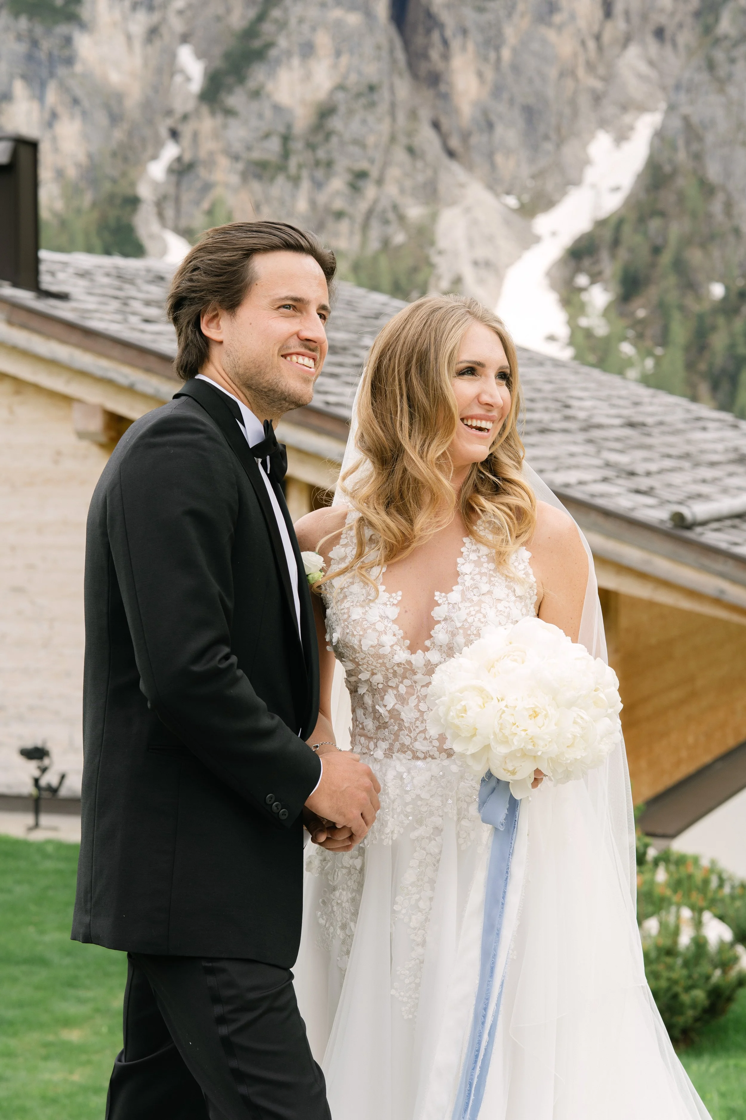 Wedding Couple Kolfuschgerhof Dolomites South Tyrol — THE HOTIS Luxury Wedding Photographer Brautpaar Kolfuschgerhof Dolomiten Südtirol - THE HOTIS Luxus Hochzeitsfotograf München