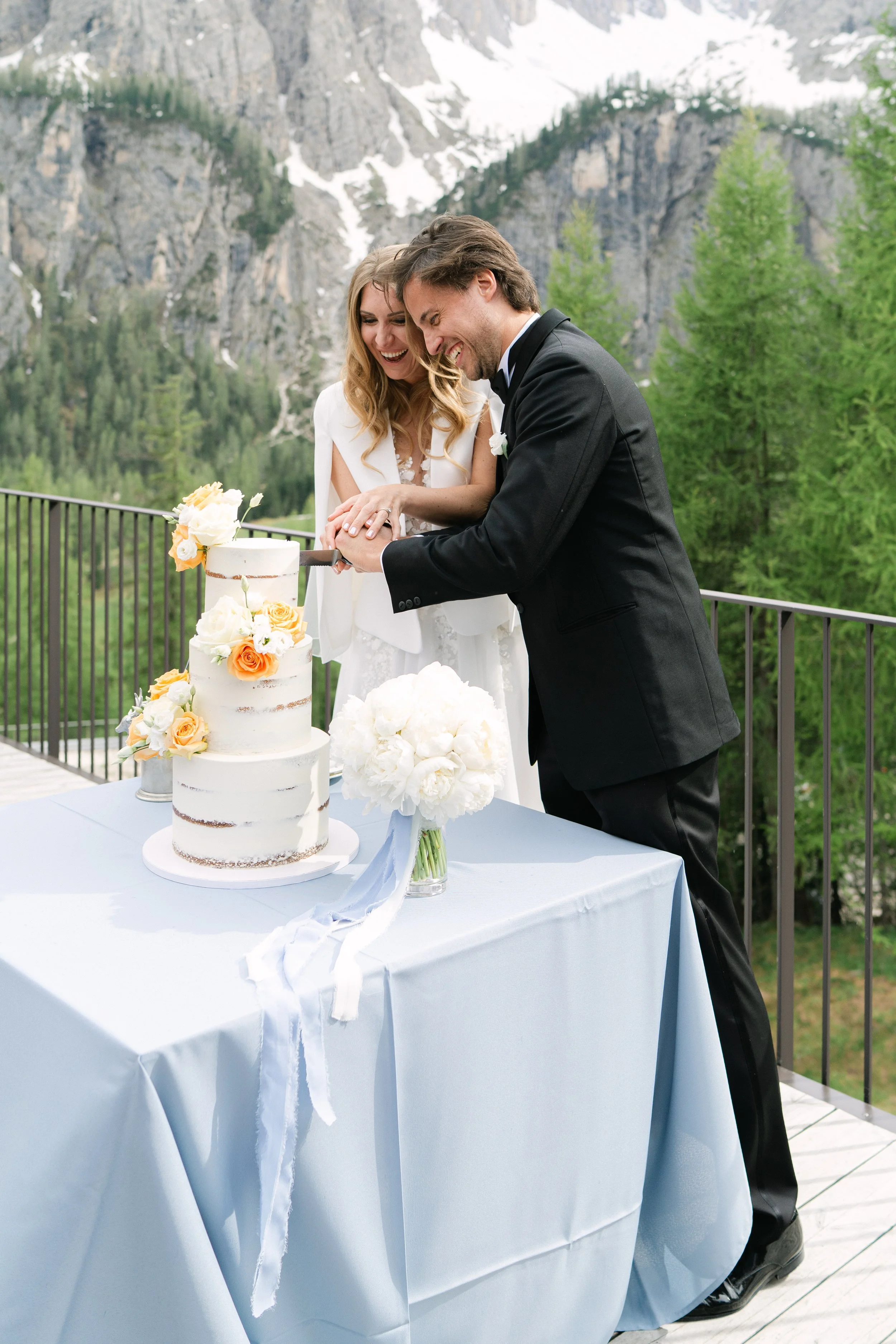 Anja&Konsti_Dolomites_thehotis-142.jpg