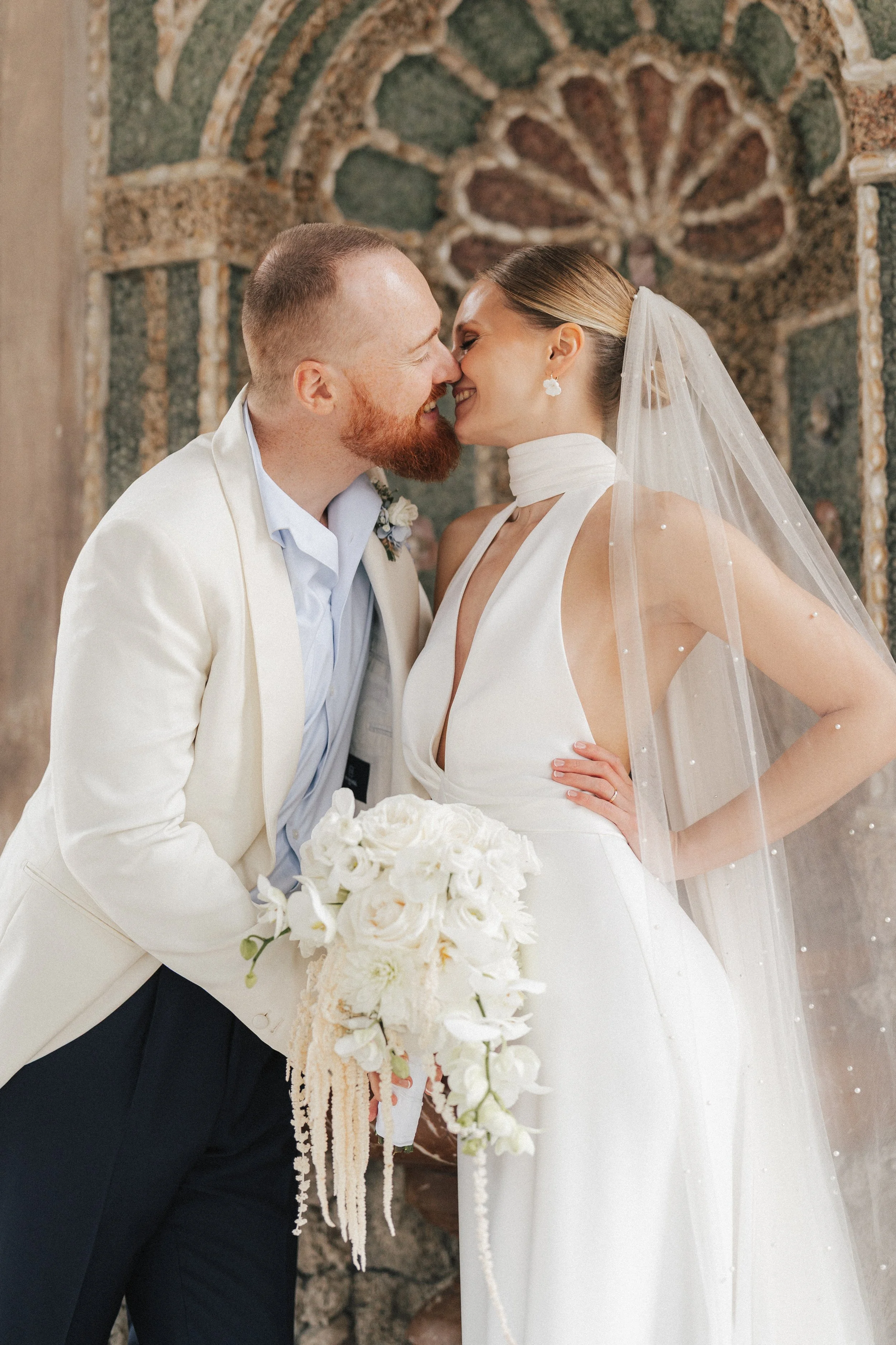 Wedding Couple Romantic Portrait Civil Wedding Munich Hofgarten - THE HOTIS Luxury Wedding Photographer Brautpaar Romantisches Portrait Standesamt München Hofgarten - THE HOTIS Hochzeitsfotograf