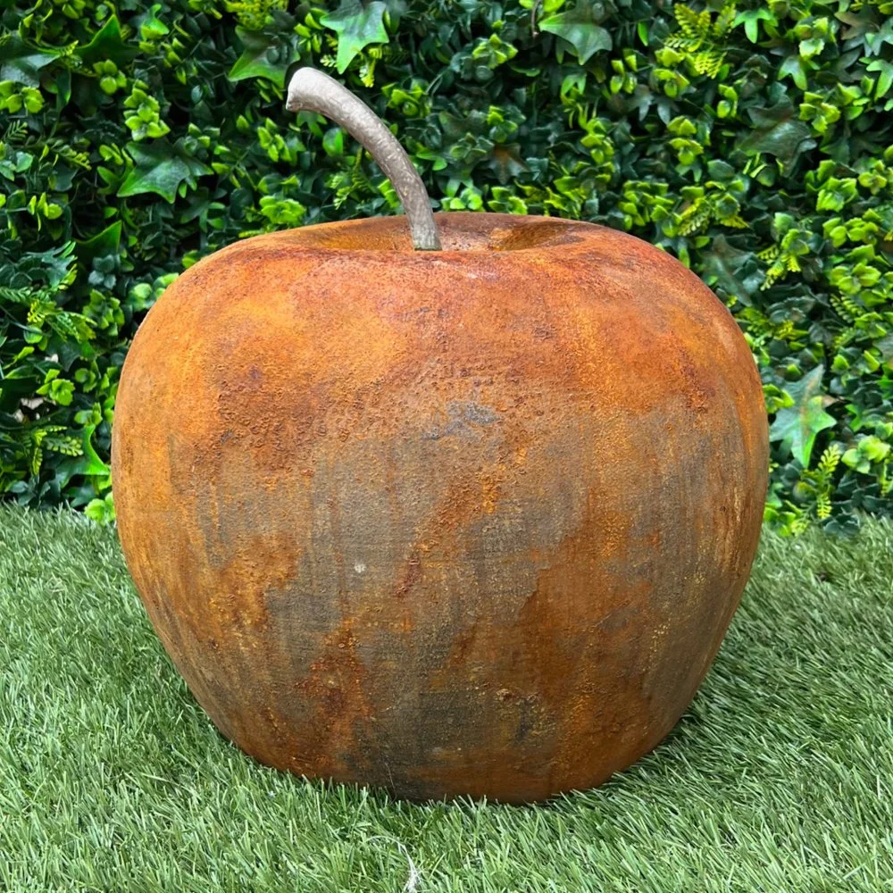 Laura Jane Wylder sculpture 1 at Cookham Festival Sculpture Garden