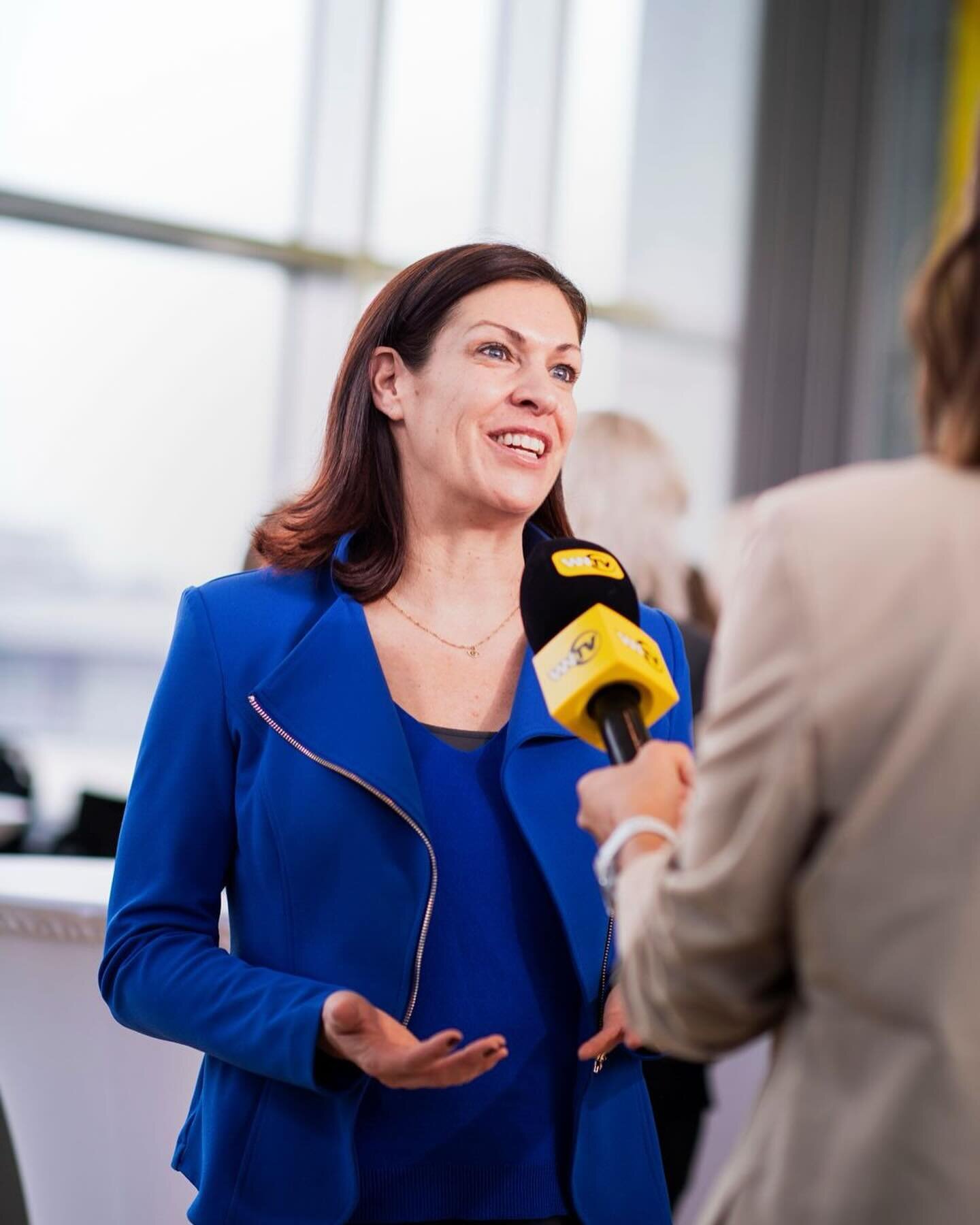 🌟 Recap: Frauen Power Podiumsdiskussion! 🌟
Was f&uuml;r eine inspirierende Diskussion! 🎤 Anl&auml;sslich des Internationalen Frauentages hat riz up zu einer Podiumsdiskussion mit dem Motto &bdquo;Gemeinsam stark: Nieder&ouml;sterreich hat Frauen 