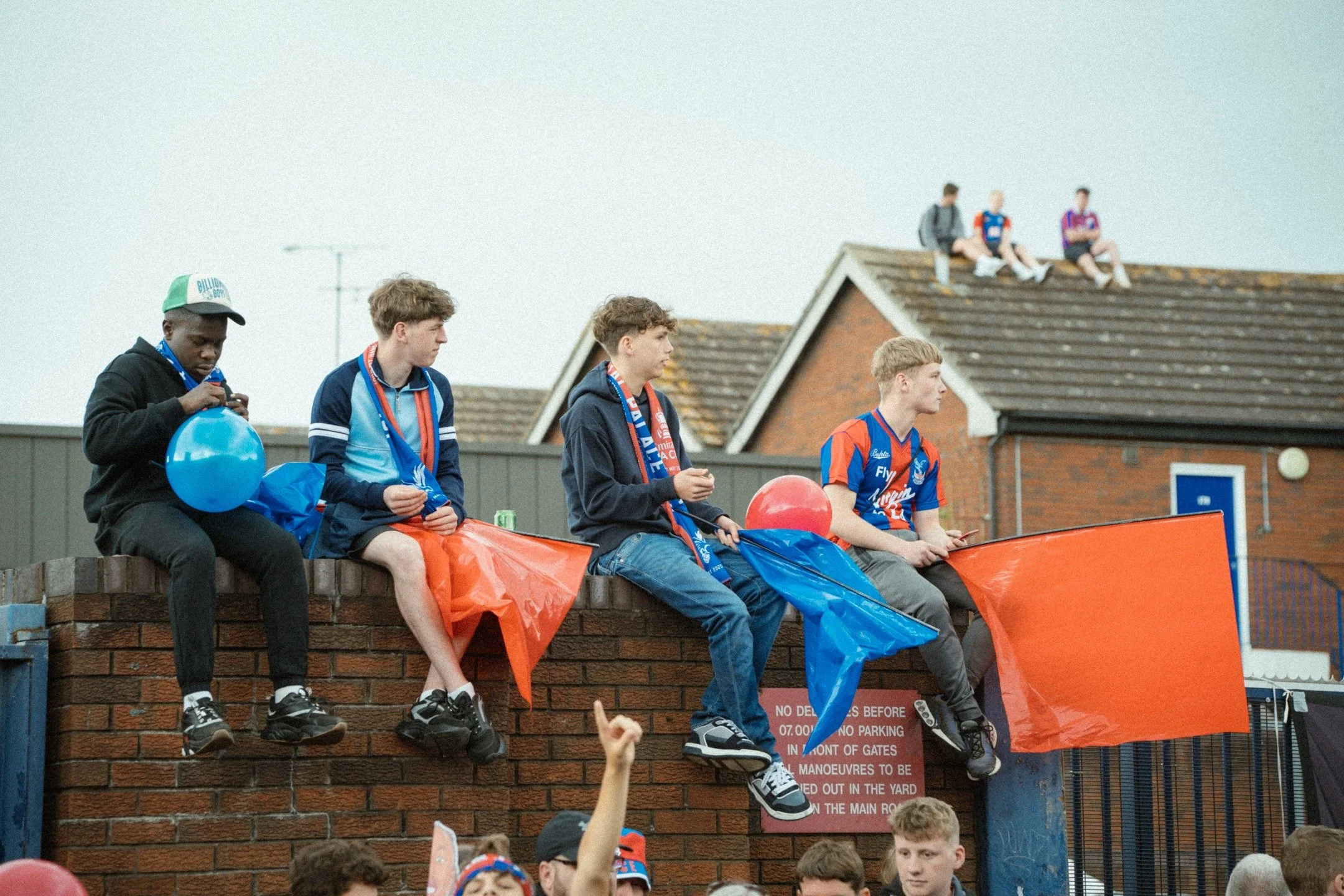 On Top Of The World.

Chuffed for Palace to have won their first trophy ever. Looking forward to seeing them in Europe next season.

#whereisfootball #documentingbritain #seasonedfilm #mamiyamagazine #thisaintartschool #lensculture #bnw_demand #briti