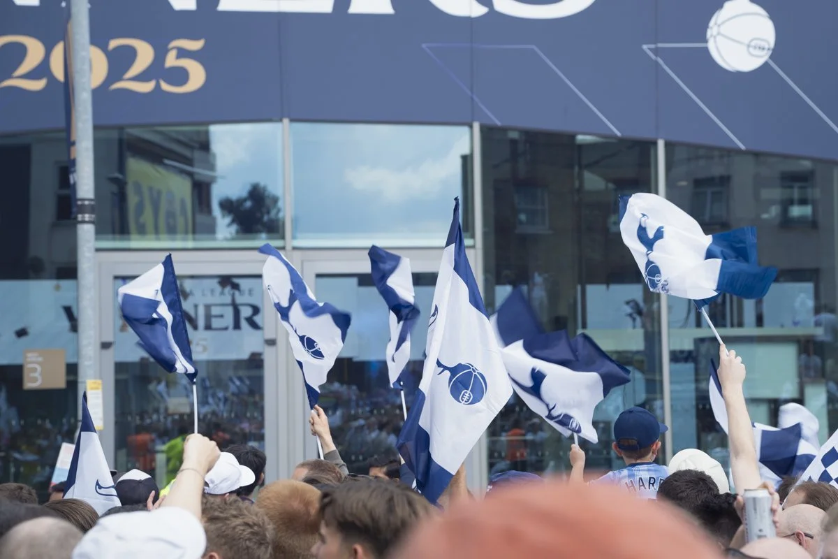 London-commercial-football-photographer-Tottenham-hotspur-victory-parade-2025_-10.jpg