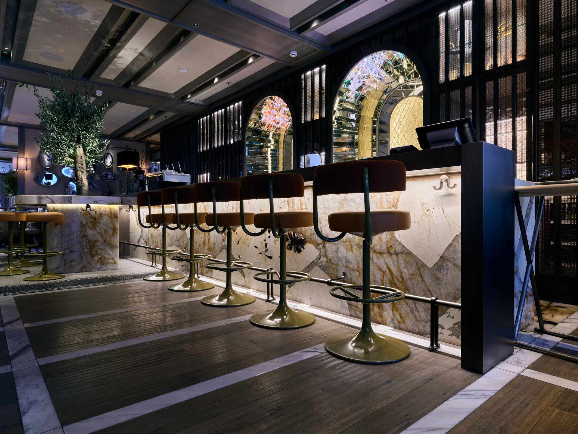 Paper Moon Restaurant by Innova Stone - photo by Marco Joe Fazio Studio