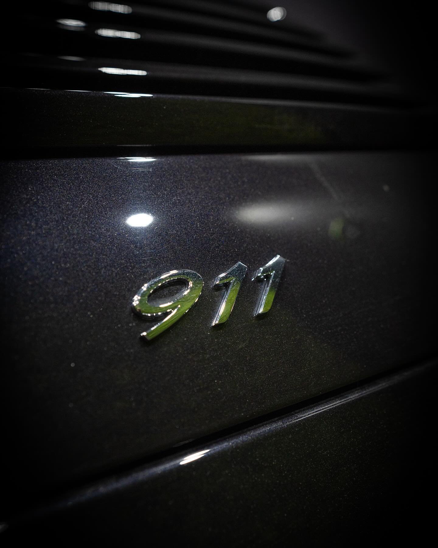 Vandaag aan de slag met deze prachtige Porsche 911 Black Edition 🪄
&bull;
#cardetailing #autodetailing #detailing #autoverzorging #autodetailer #polijsten #glansherstel #detailerslife #autocar #carcare #cleancar #shinycar #detailingworld #cardetaili