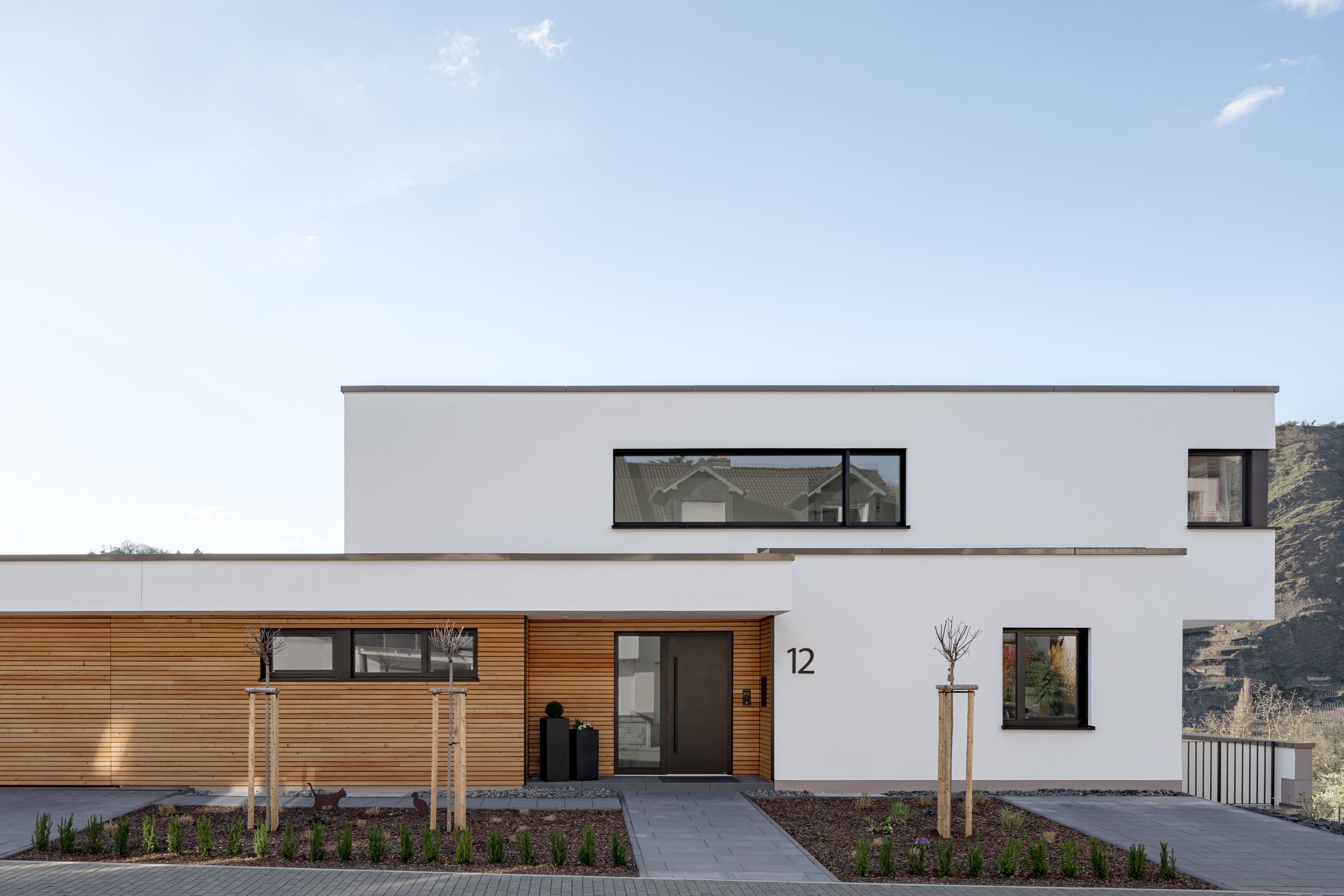 Vino Vista: Modernes Wohnhaus am Hang mit Blick auf die Weinberge