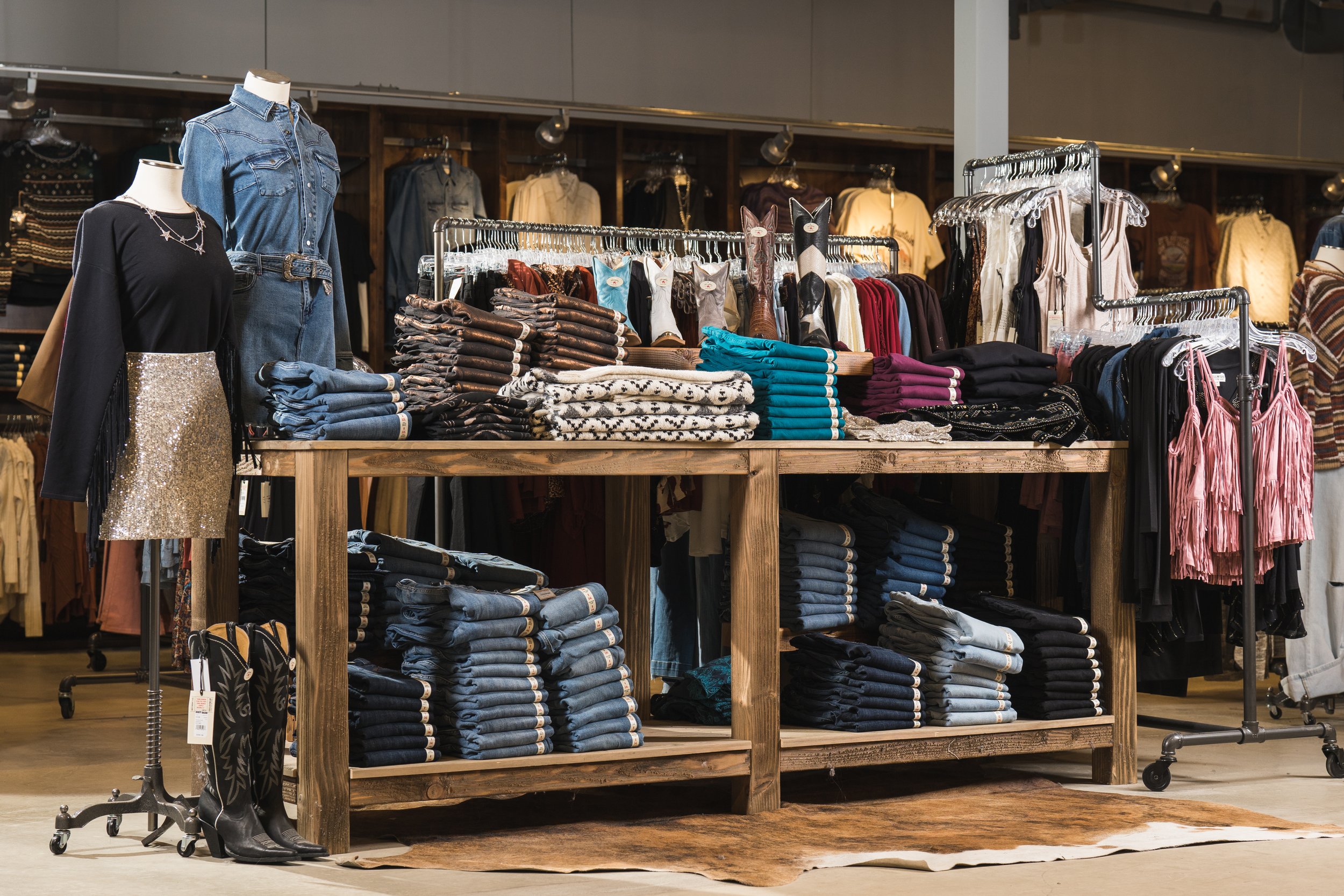 Table / Boot Barn