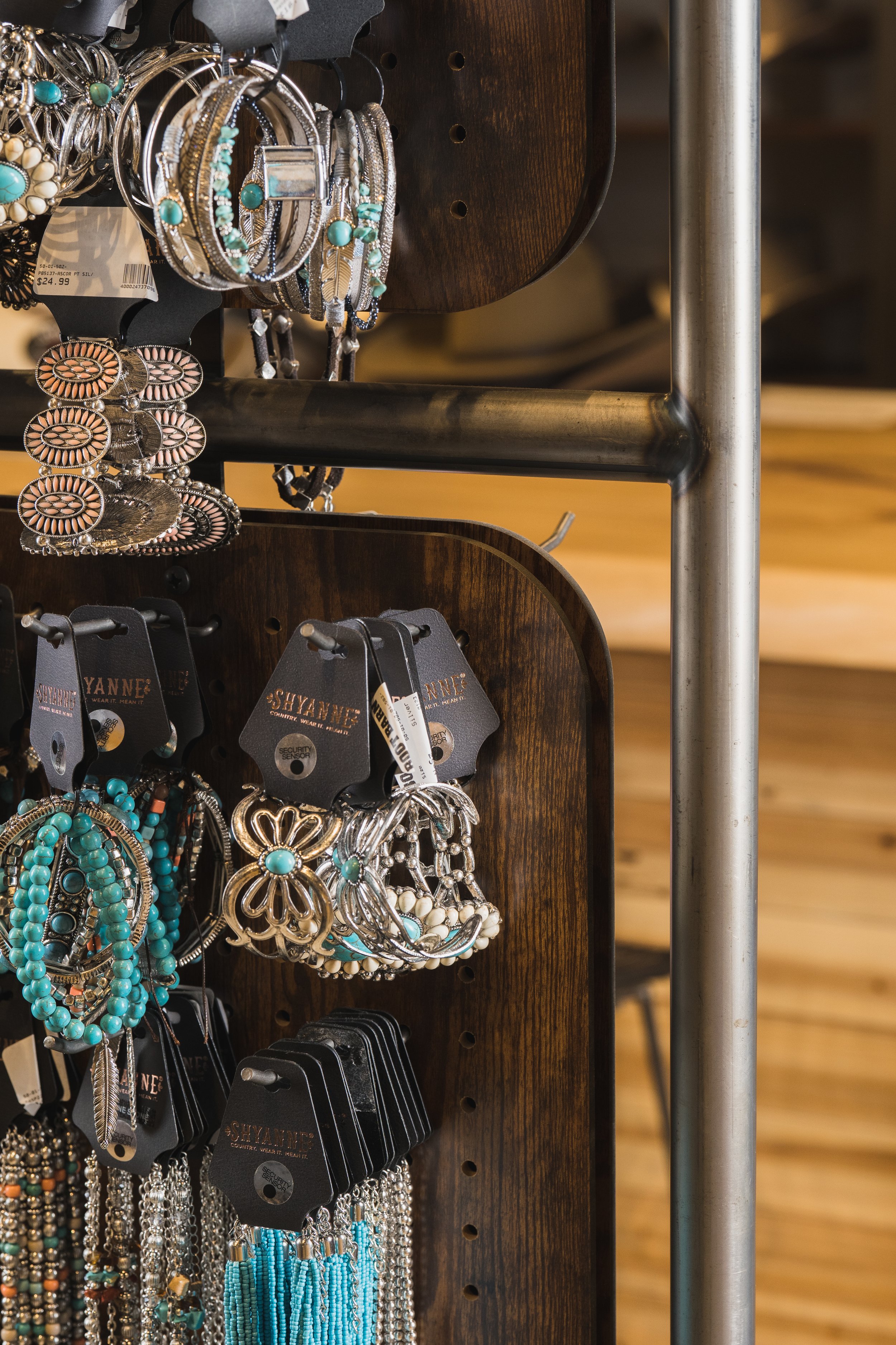 Accessories & Hardware / Boot Barn