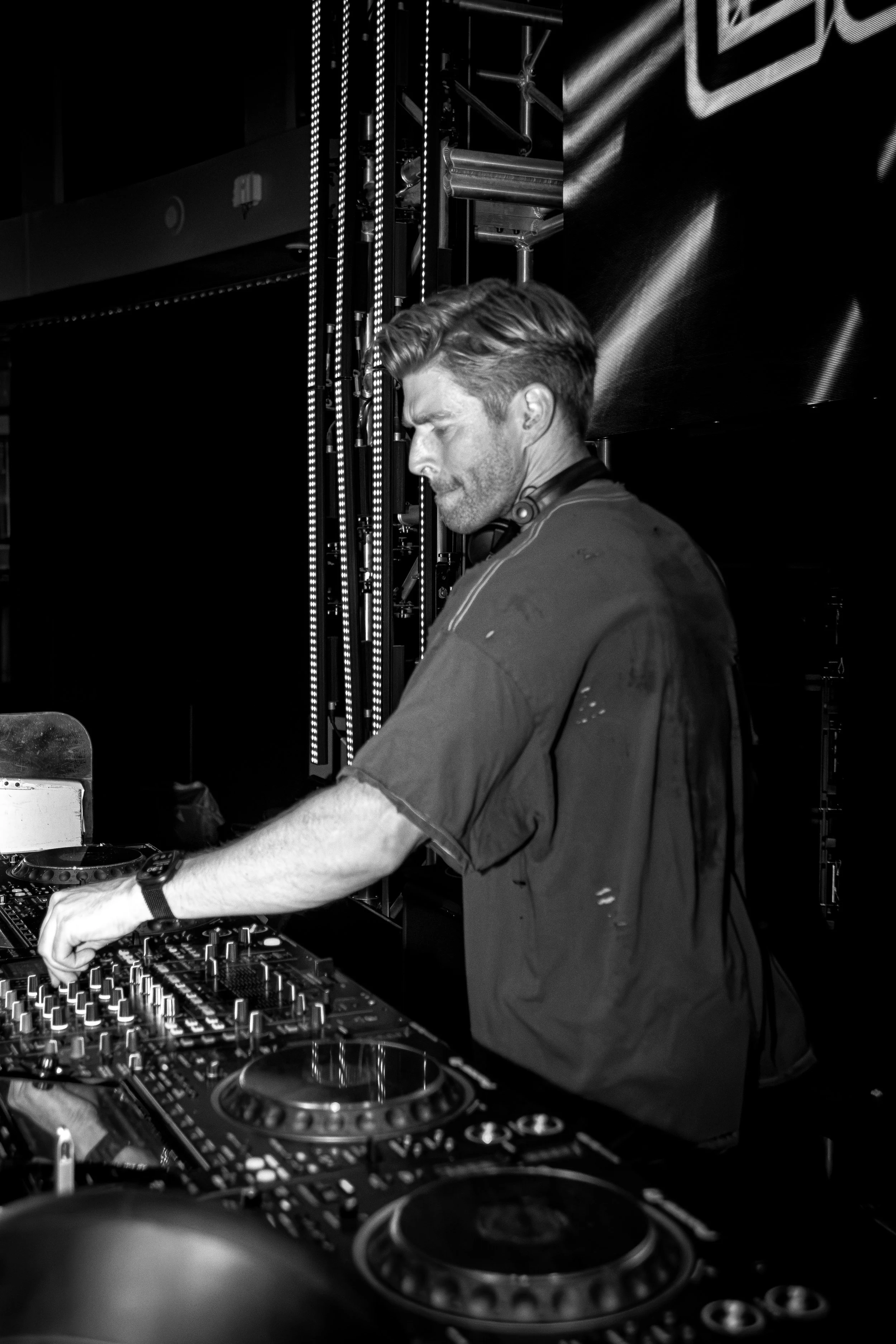 JTShots_KyleCook_ThePoolAfterDark_-3.jpg