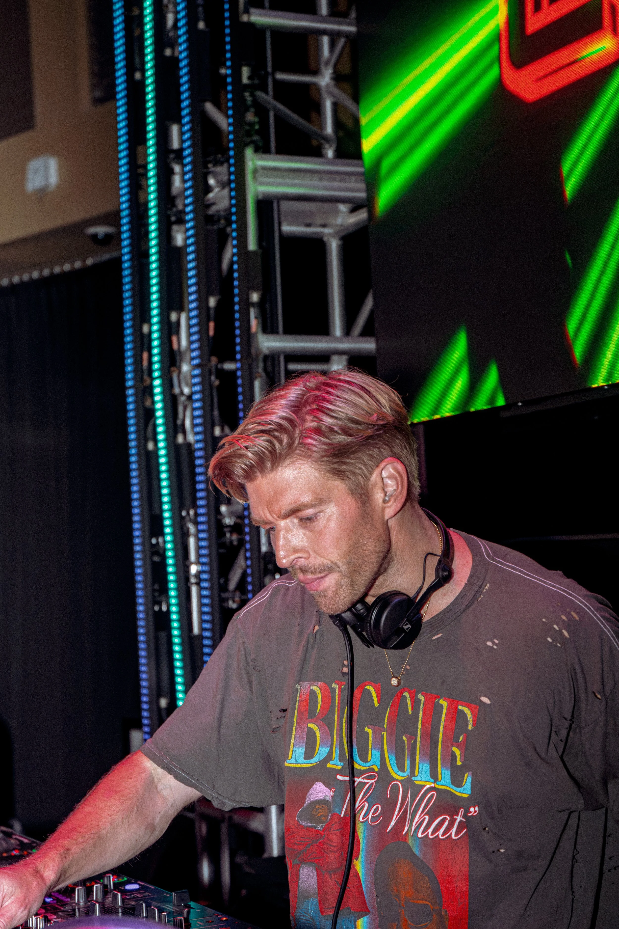 JTShots_KyleCook_ThePoolAfterDark_-30.jpg