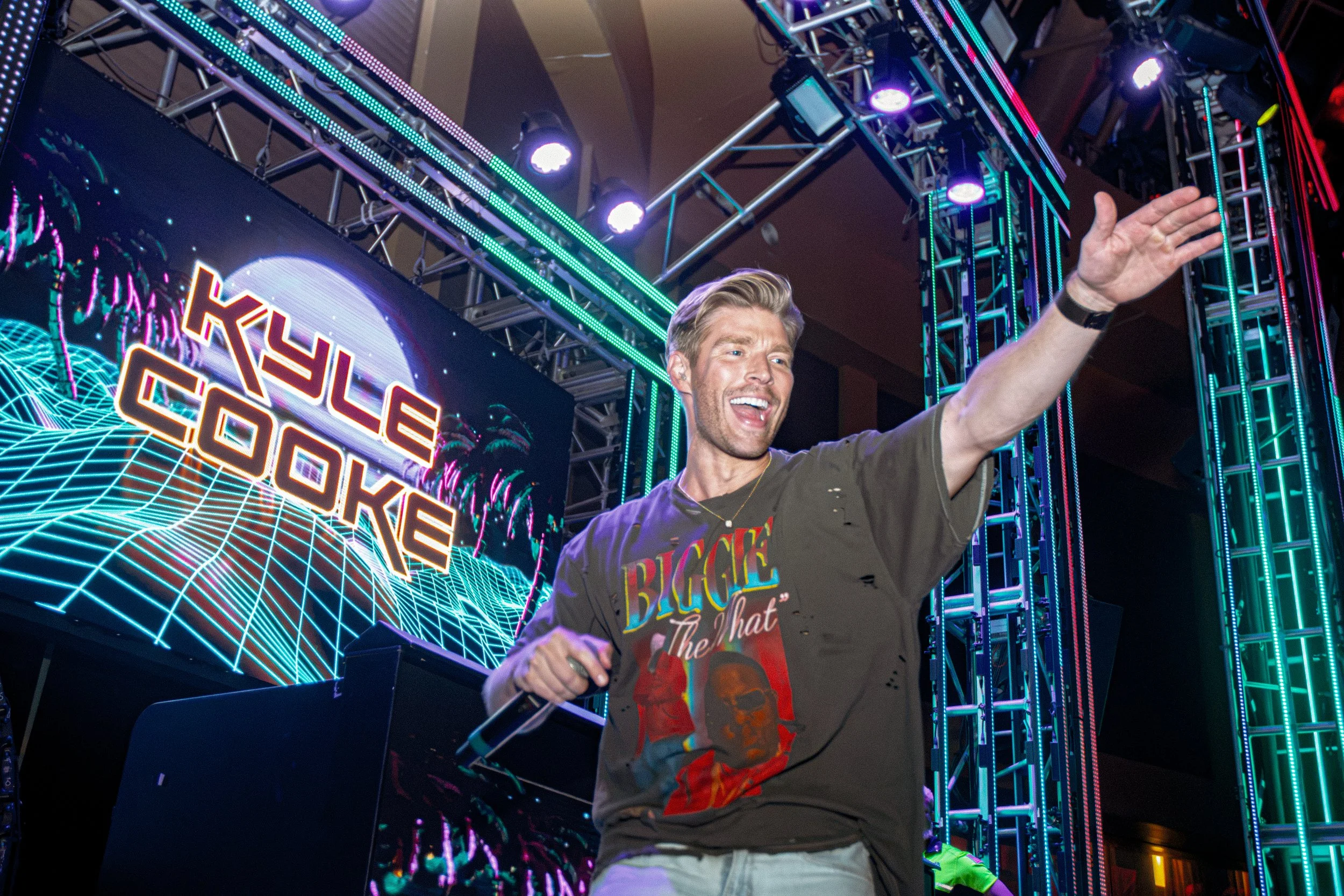 JTShots_KyleCook_ThePoolAfterDark_-17.jpg