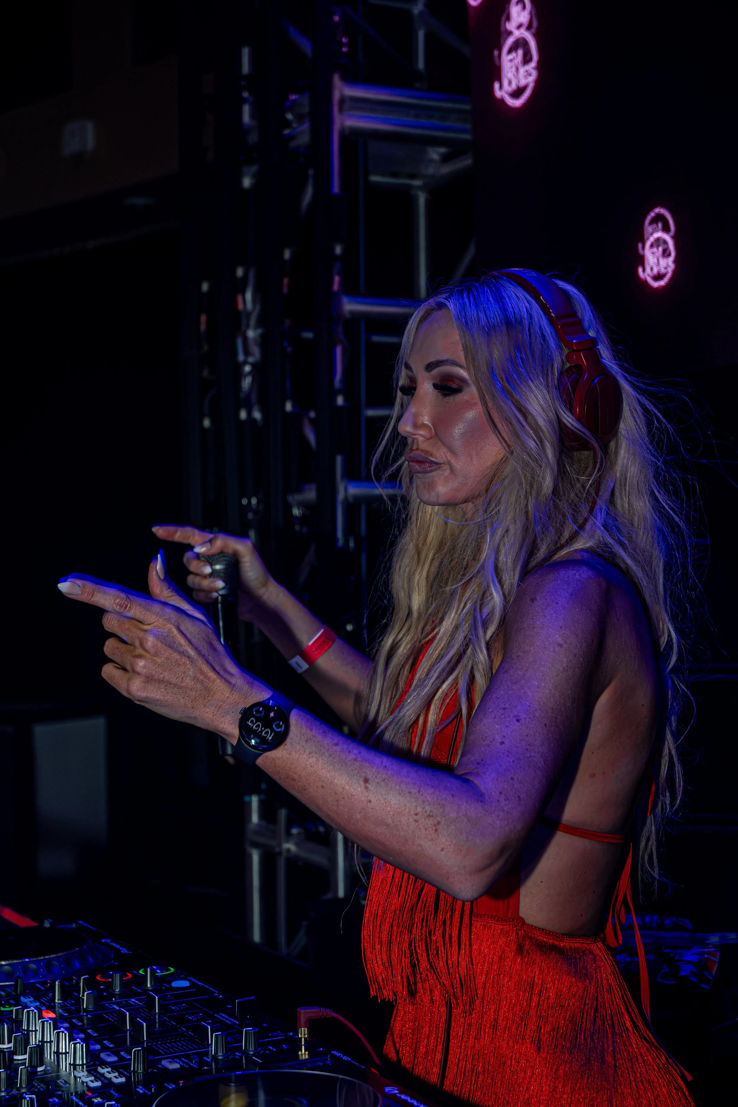 Jen-Jones_Pool-After-Dark_-122.jpg