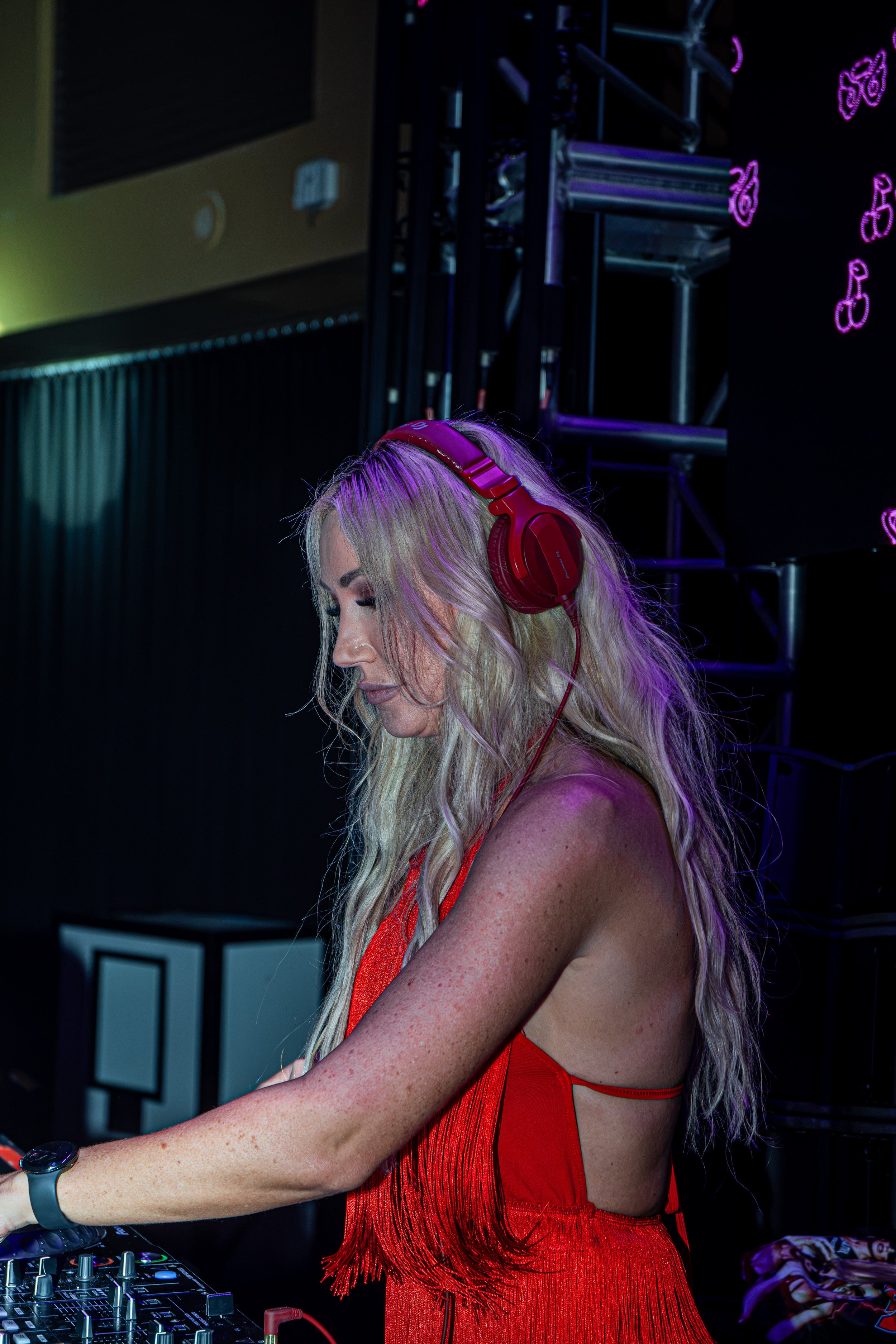 Jen-Jones_Pool-After-Dark_-89.jpg