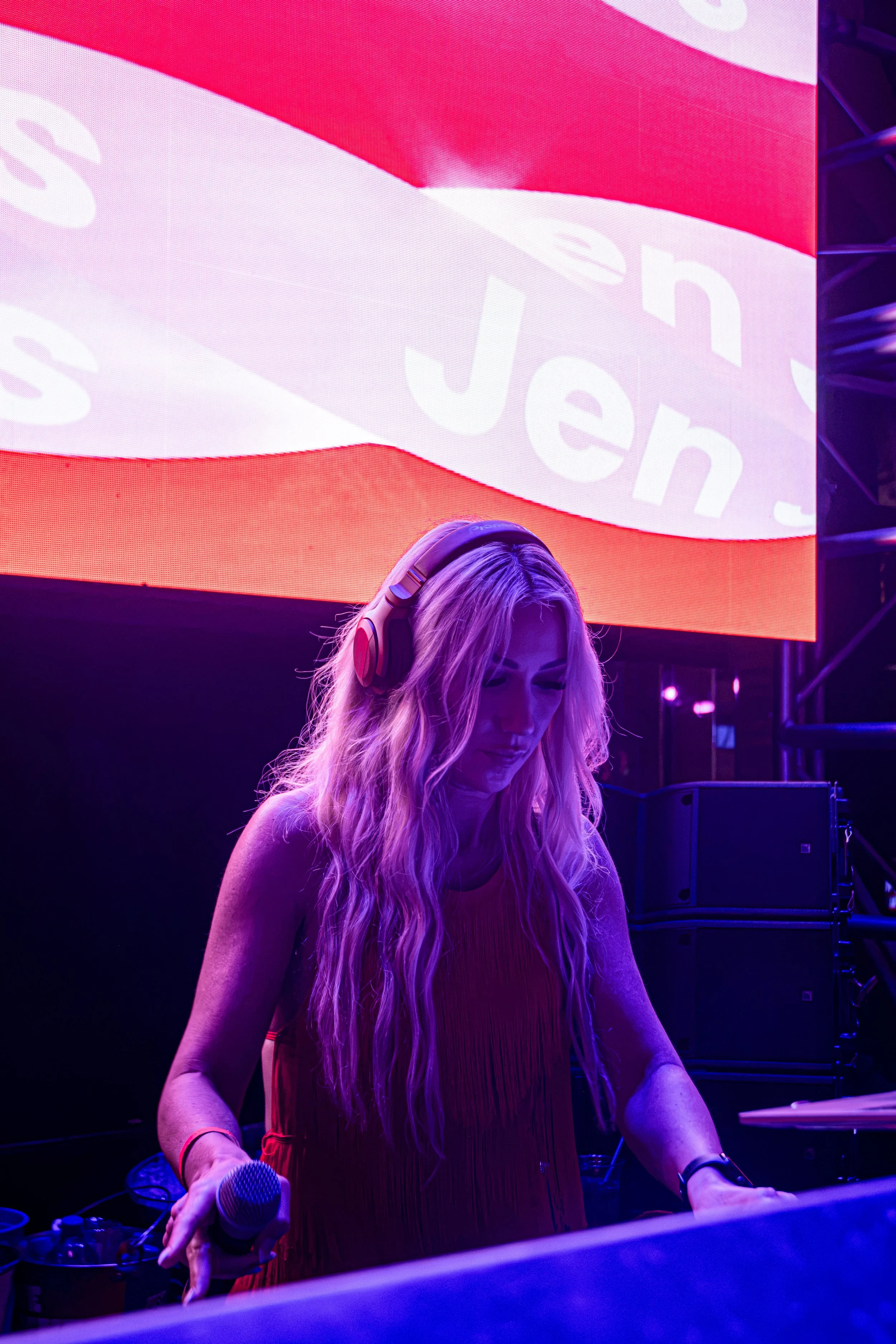 Jen-Jones_Pool-After-Dark_-60.jpg