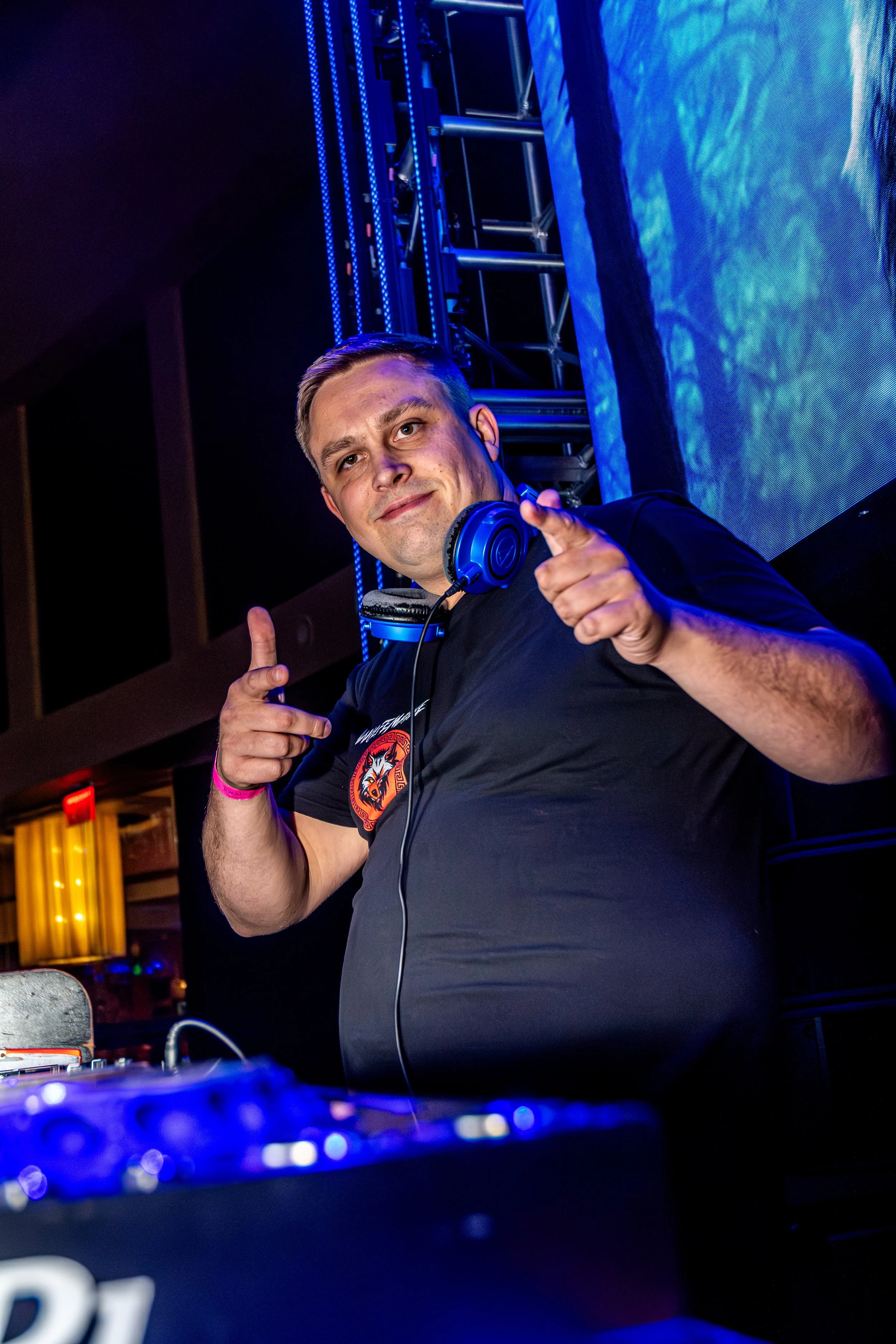 MATRODA_PoolAfterDark_JTShots_01-7.jpg
