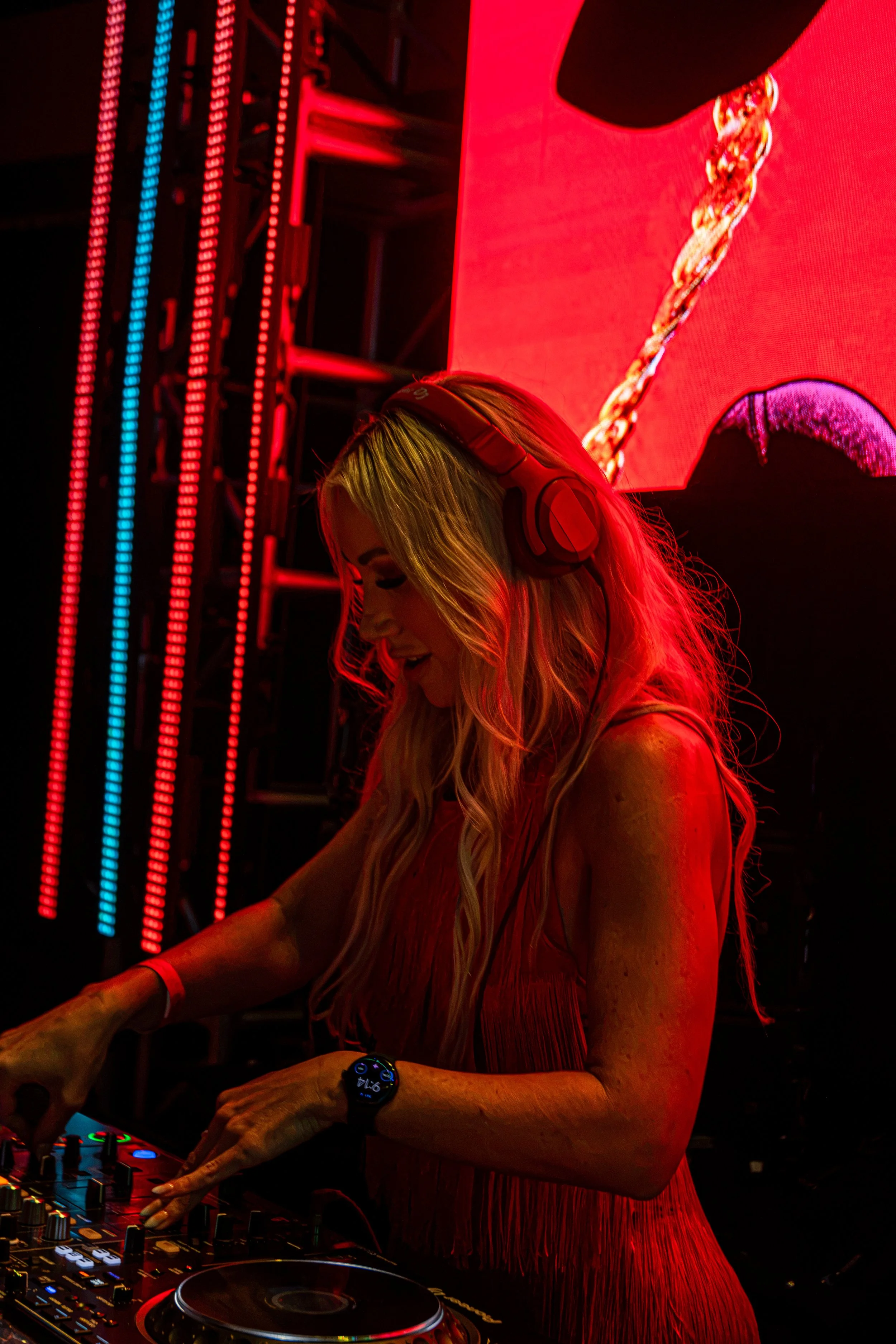Jen-Jones_Pool-After-Dark_-24.jpg