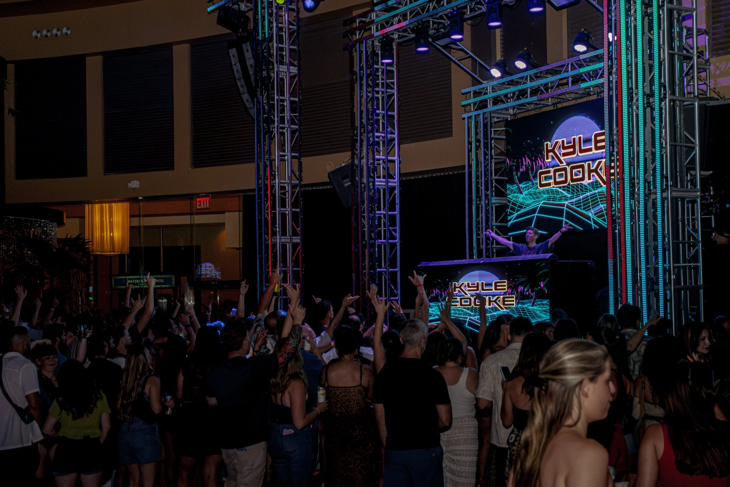 JTShots_KyleCook_ThePoolAfterDark_-23.jpg