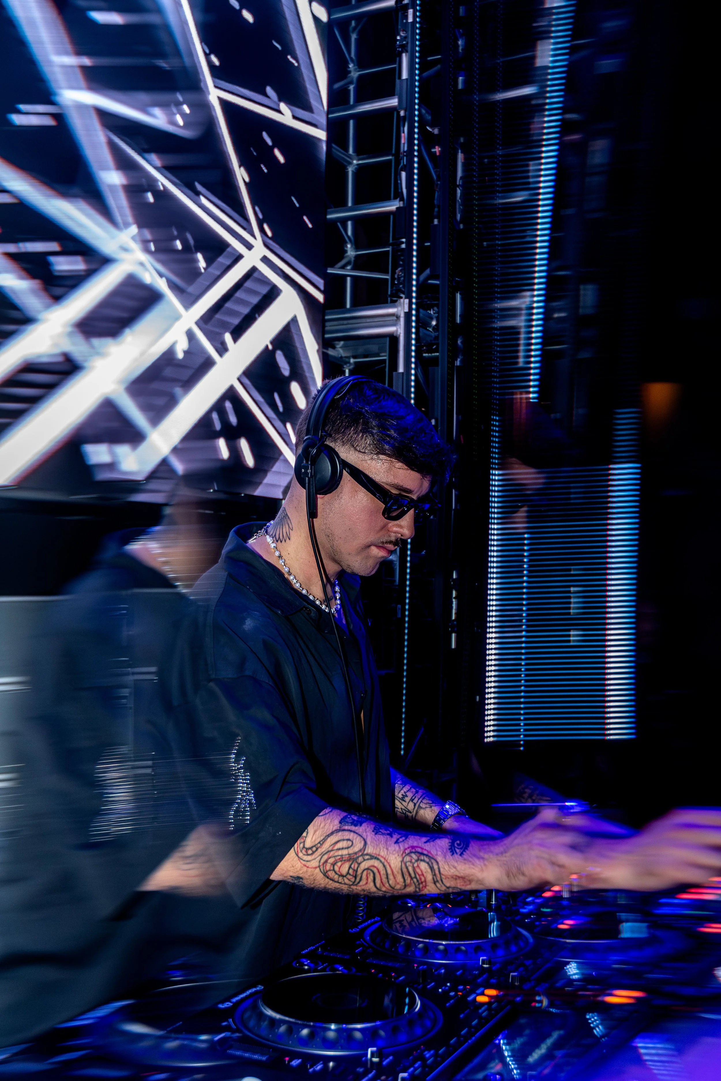 MATRODA_PoolAfterDark_JTShots_01-146.jpg