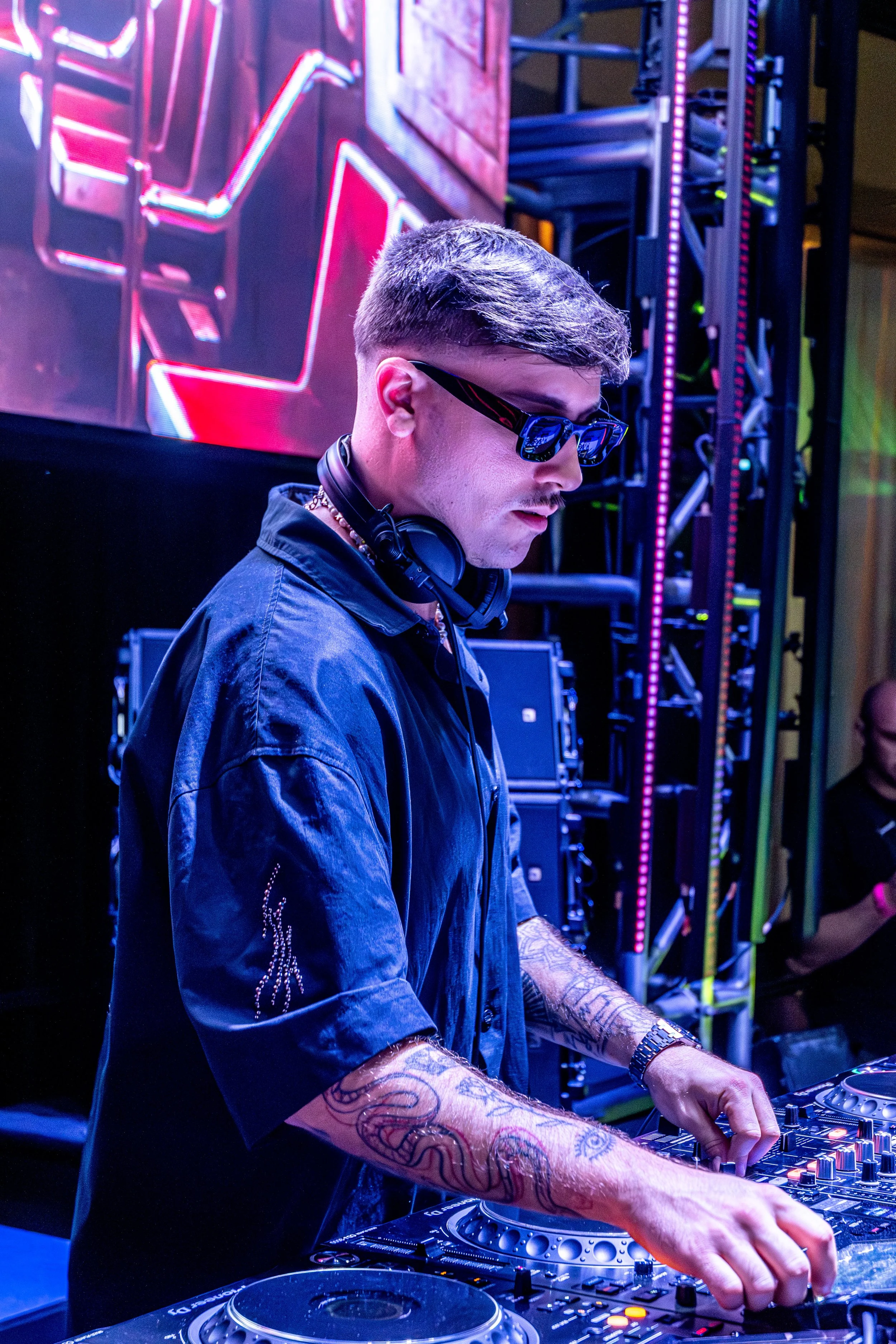 MATRODA_PoolAfterDark_JTShots_01-145.jpg