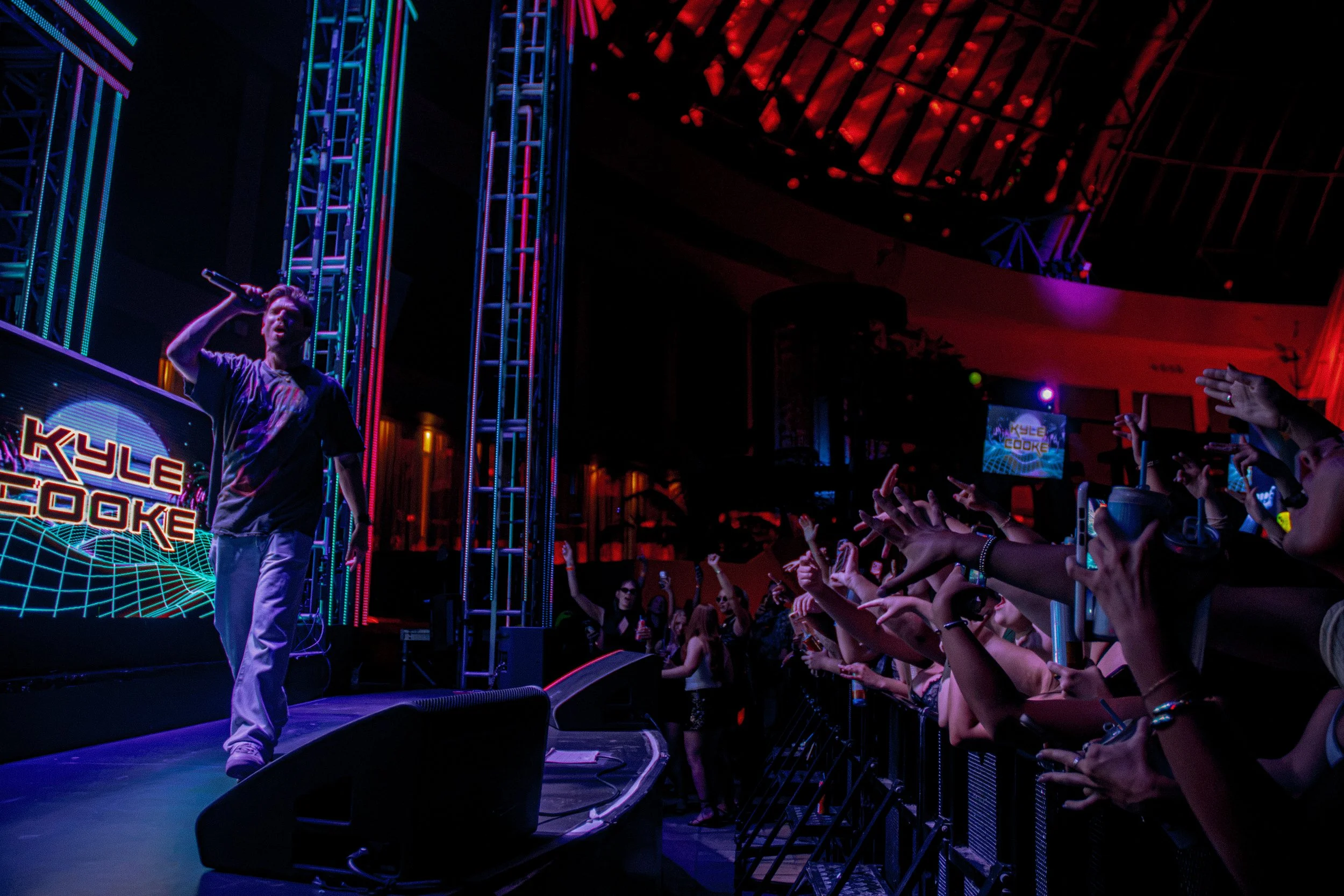 JTShots_KyleCook_ThePoolAfterDark_-15.jpg