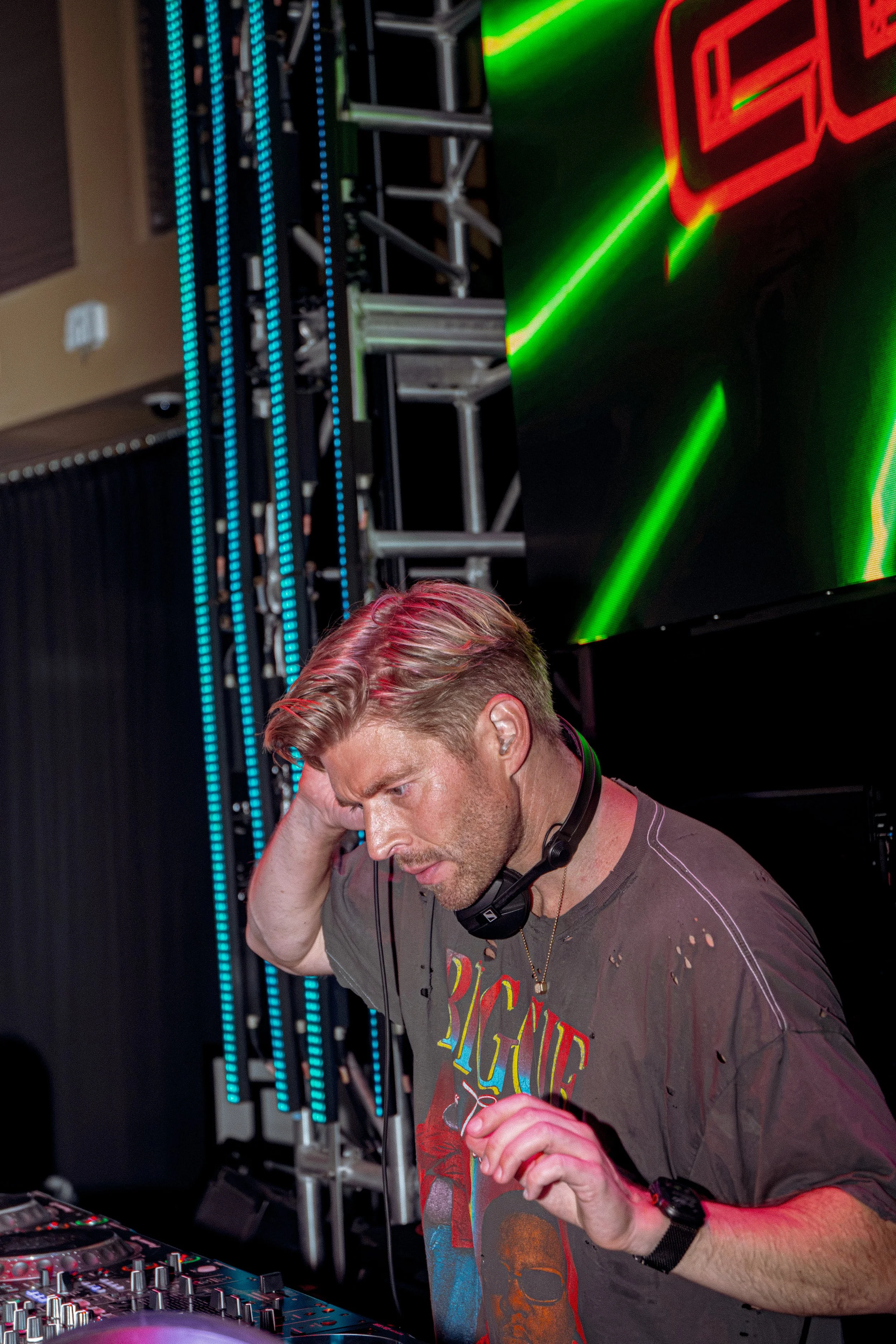 JTShots_KyleCook_ThePoolAfterDark_-31.jpg