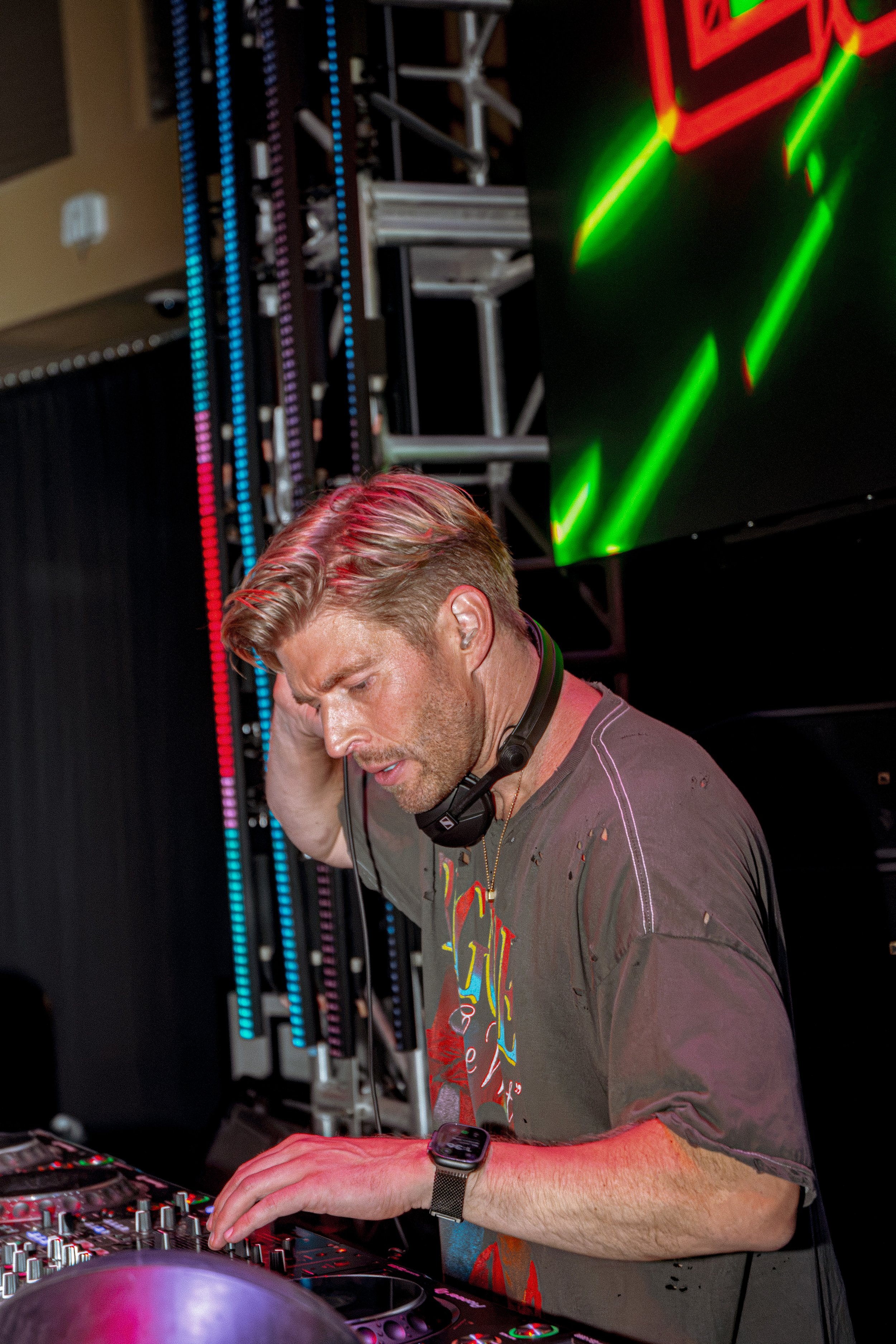 JTShots_KyleCook_ThePoolAfterDark_-32.jpg