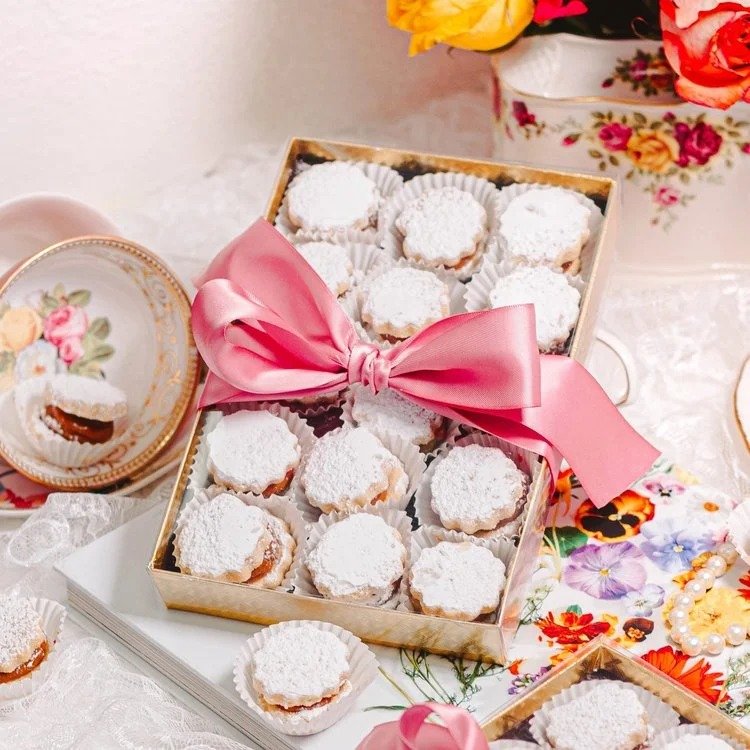 Alfajor Gift Box of 15.jpeg