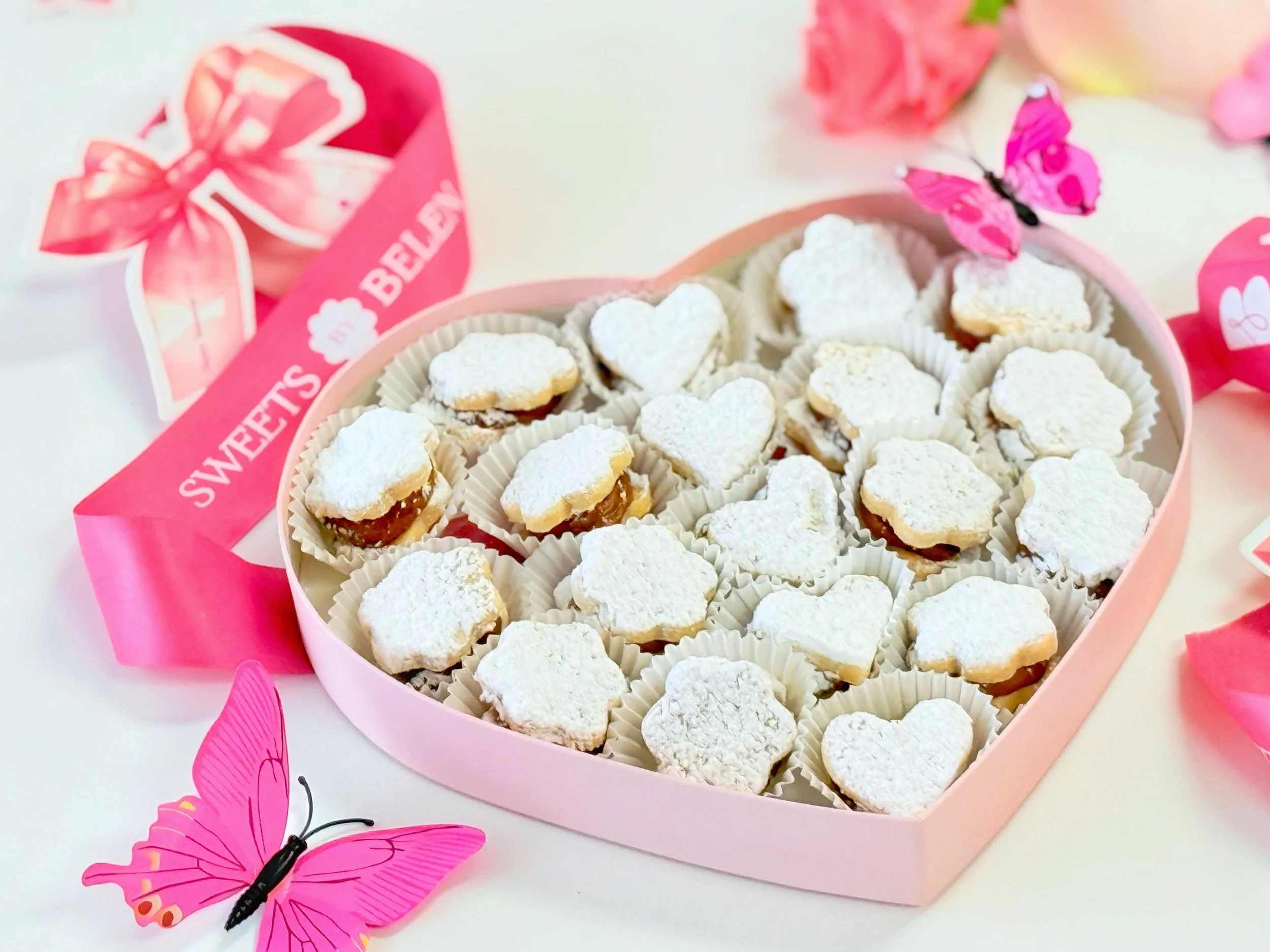 Heart-Shaped Alfajor Gift Box of 19