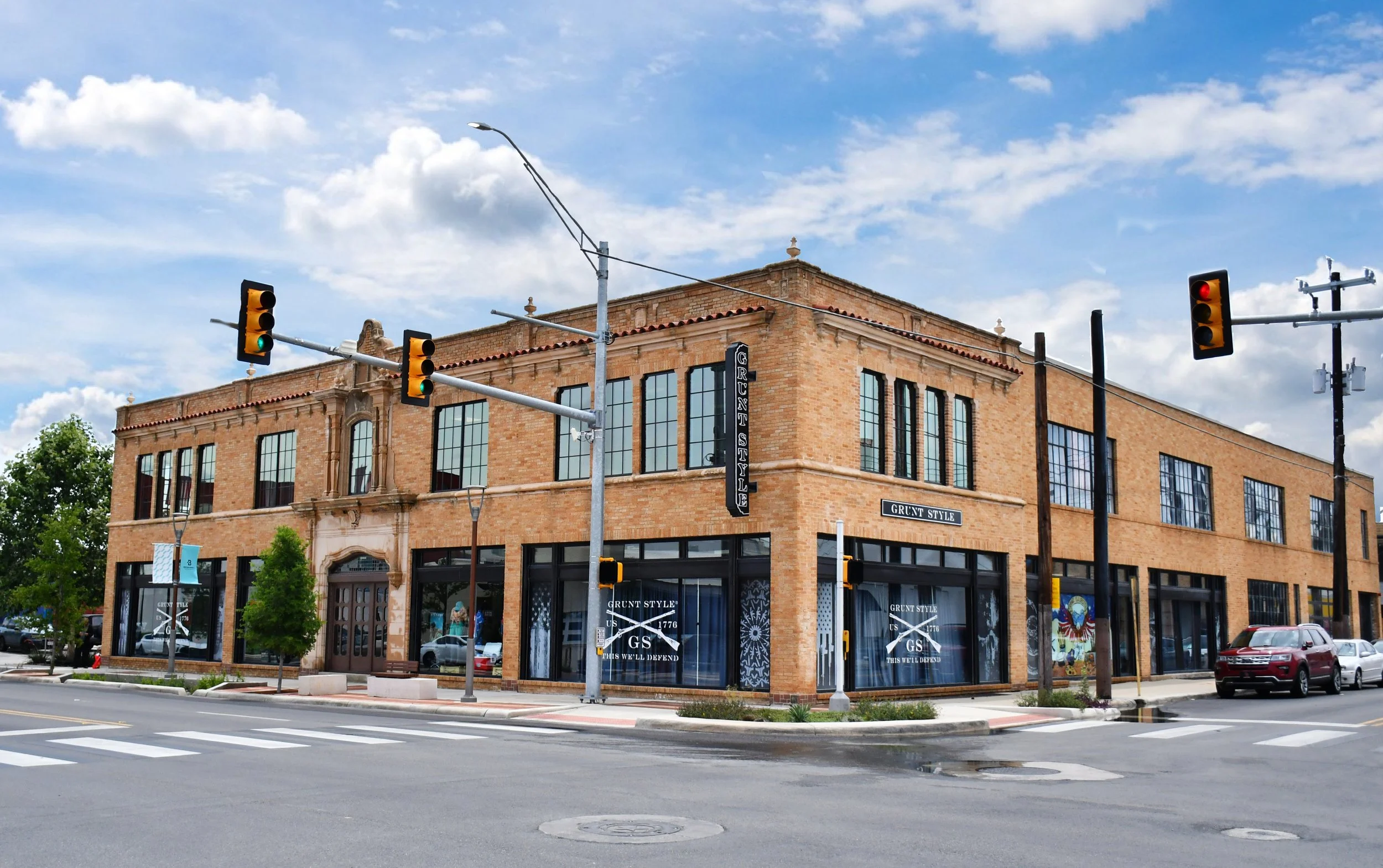   Property Name:  900 Broadway  Property Address:  900 Broadway, San Antonio, TX 78215   Click Here   for details. 