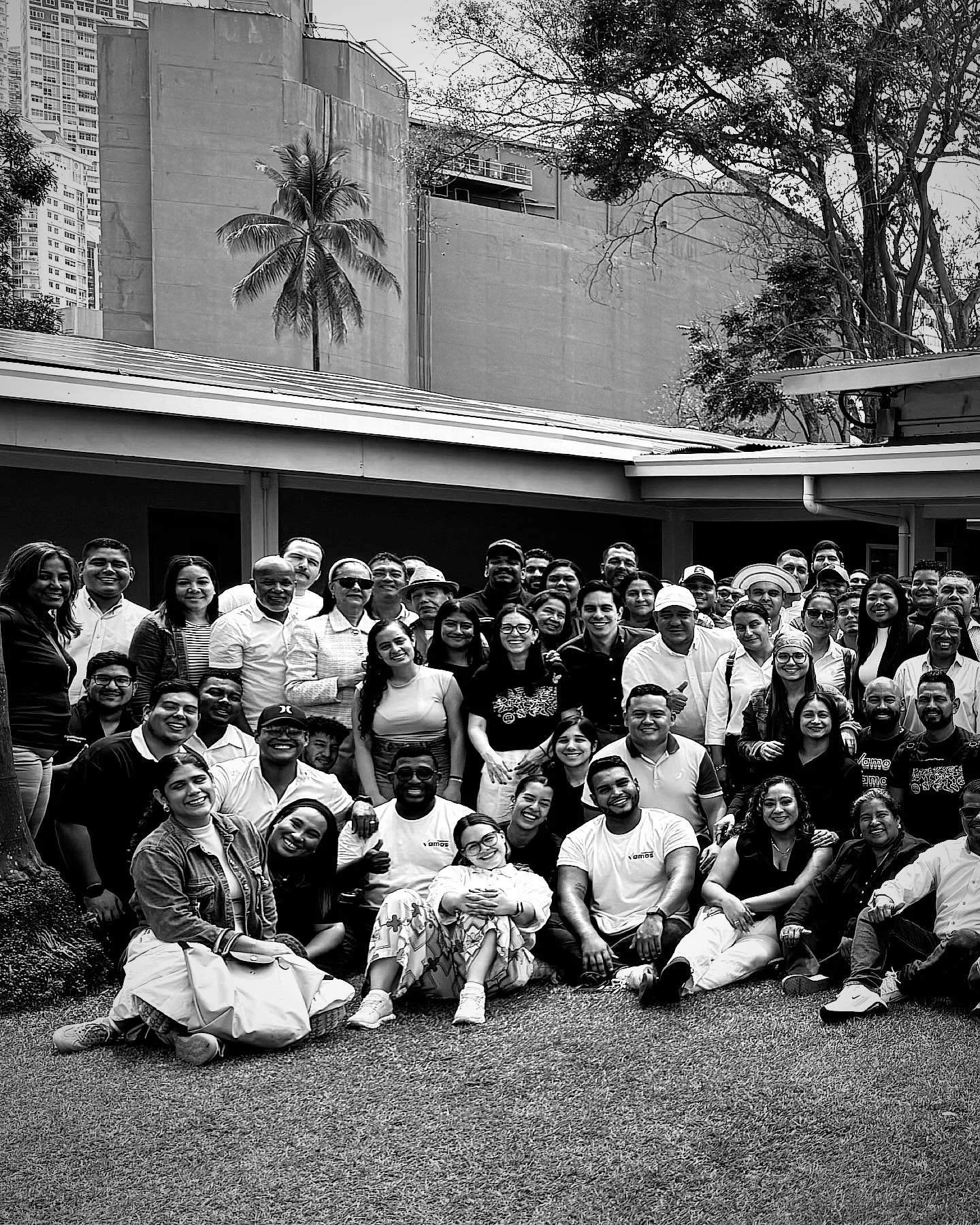 📣 VAMOS AVANZA 📣

✅ En equipo
✅ Con preparaci&oacute;n 
✅ Con una visi&oacute;n pa&iacute;s