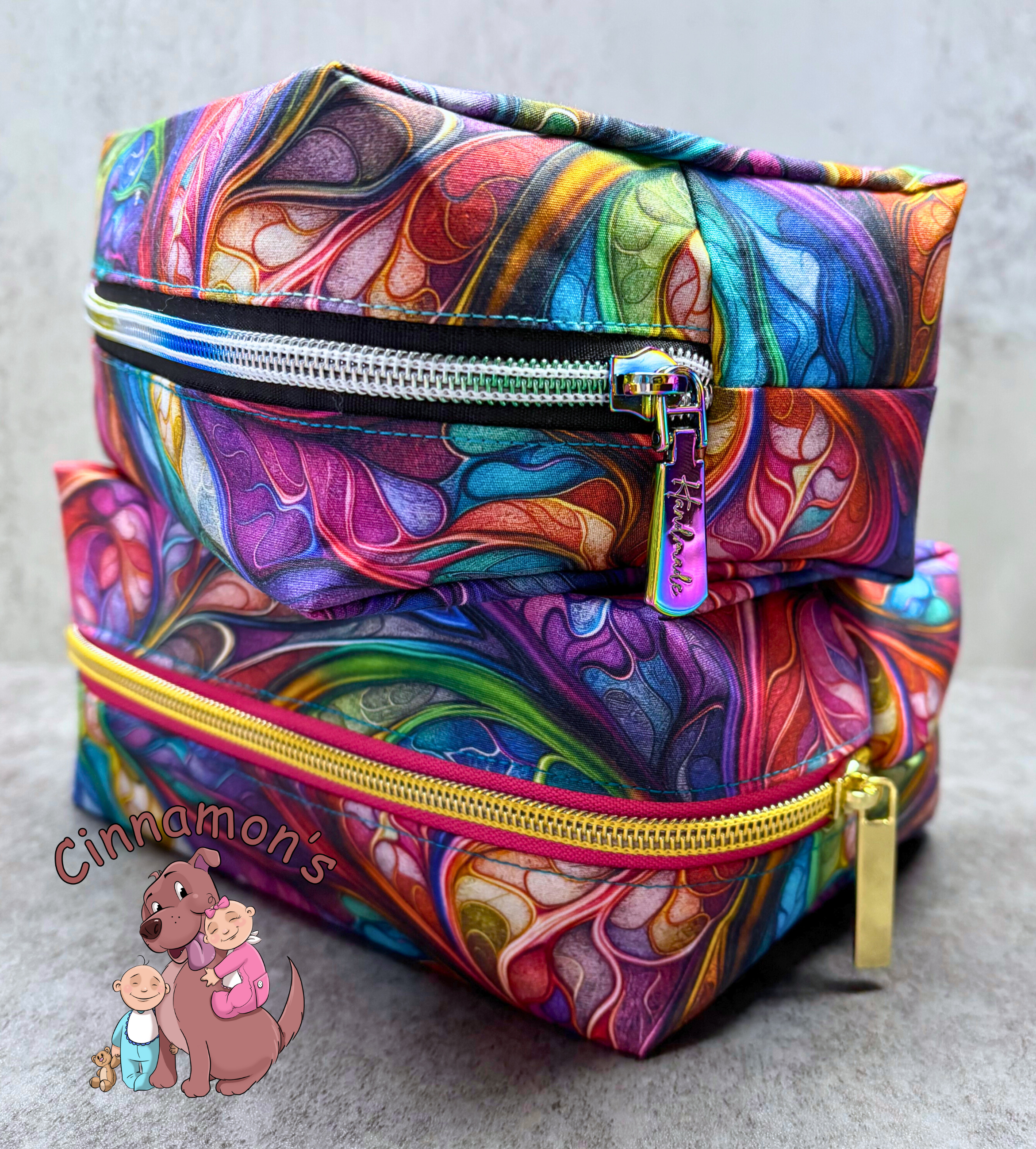Swirl Boxed Pouch3 - Maria Haner.png