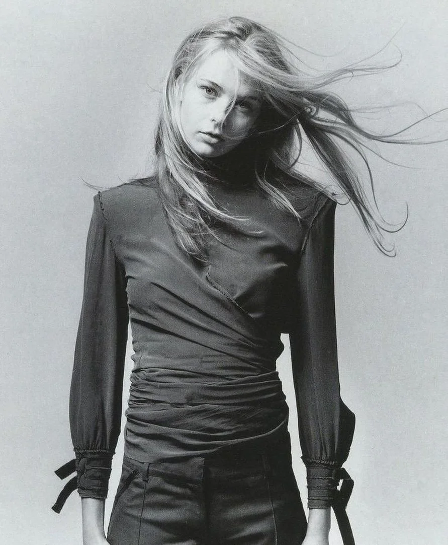 Beautiful Balenciaga Fall 2000 look photographed by David Sims. Anyone know the publication?