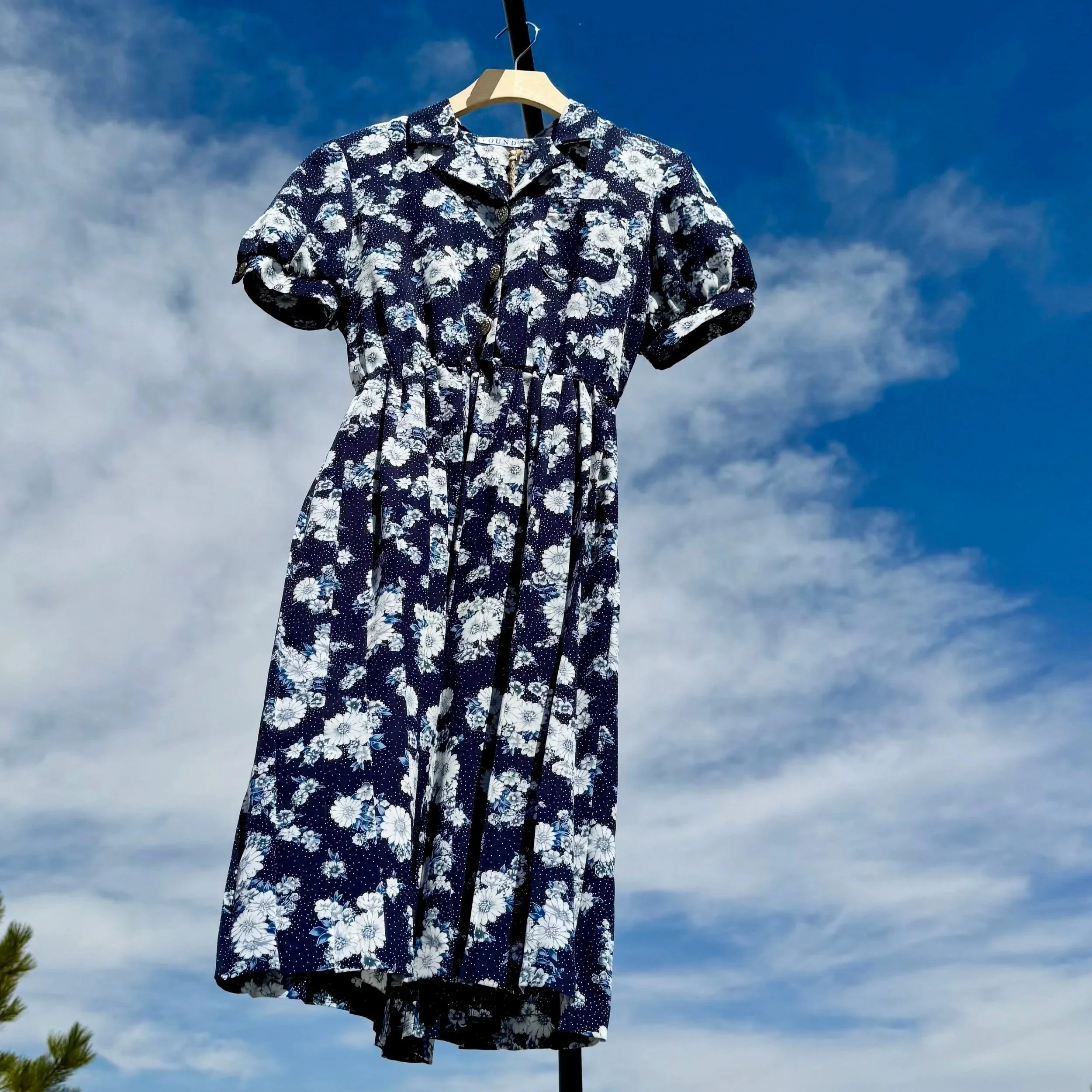 navy+floral+dress.jpg