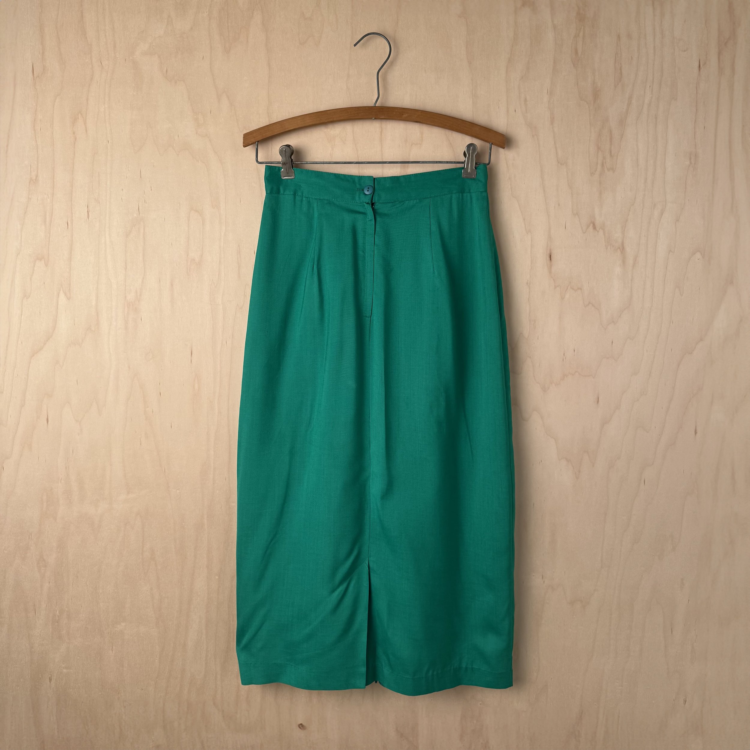 Leger Skirt BACK.jpg