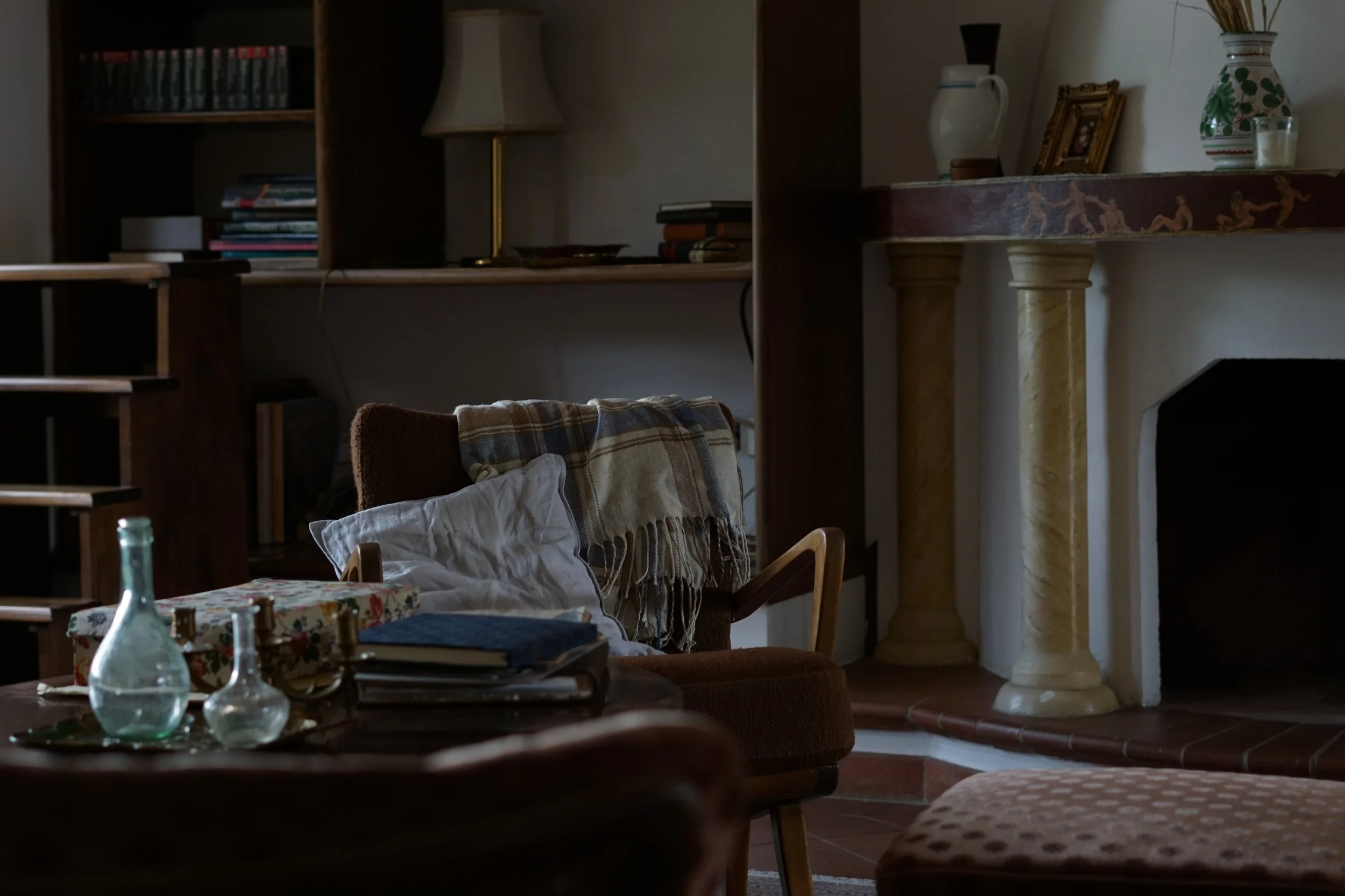 Szenenbild "Die Brieffreundin" mit Luzia Ehrmann, 2022. HFF und solo:film Produktion.